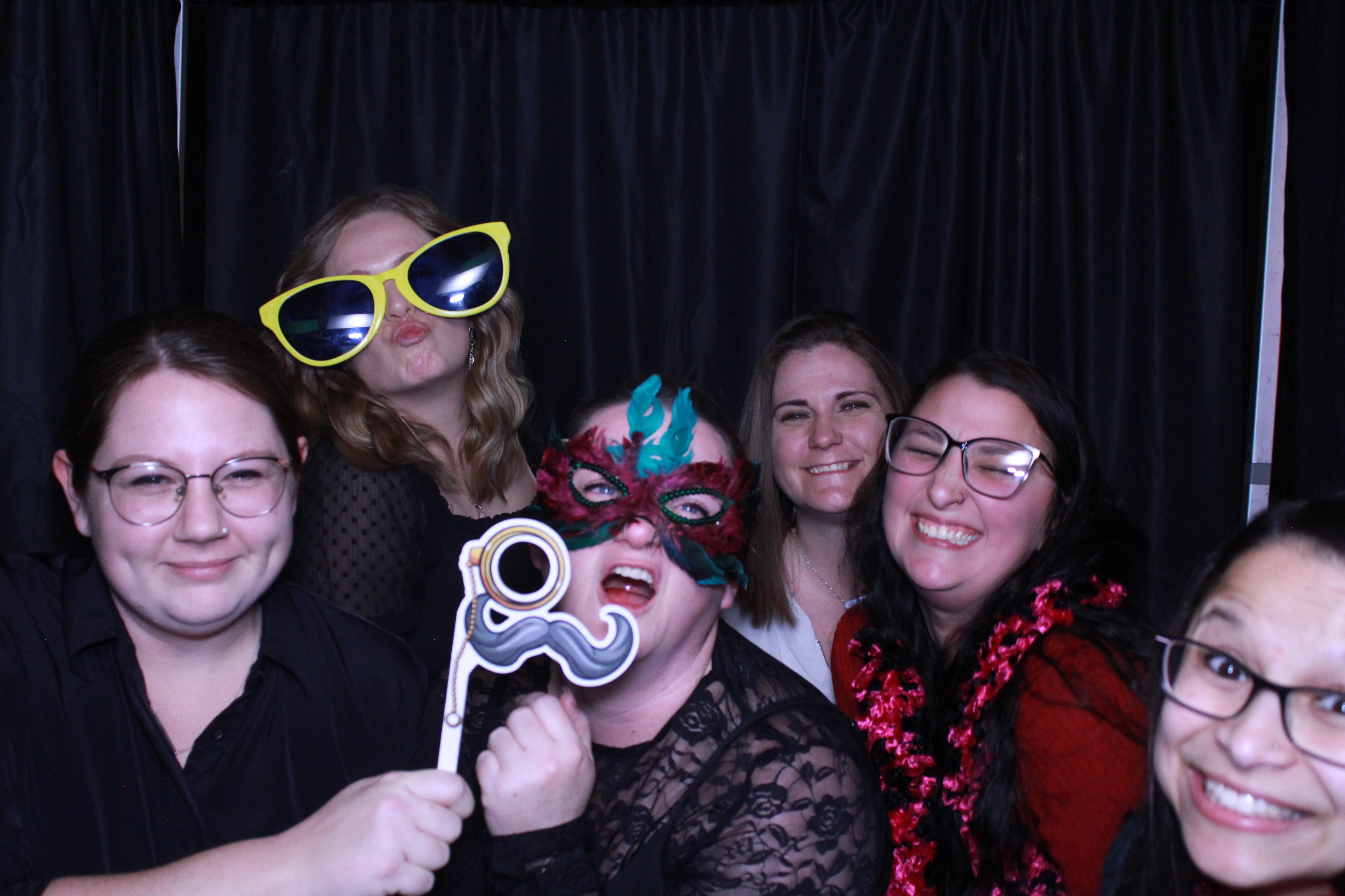Turner Construction SSO Holiday Party | View more photos from the event at gallery.photoboothcincy.com/u/PhotoBoothCincy/Turner-Construction-SSO-Holiday-Party