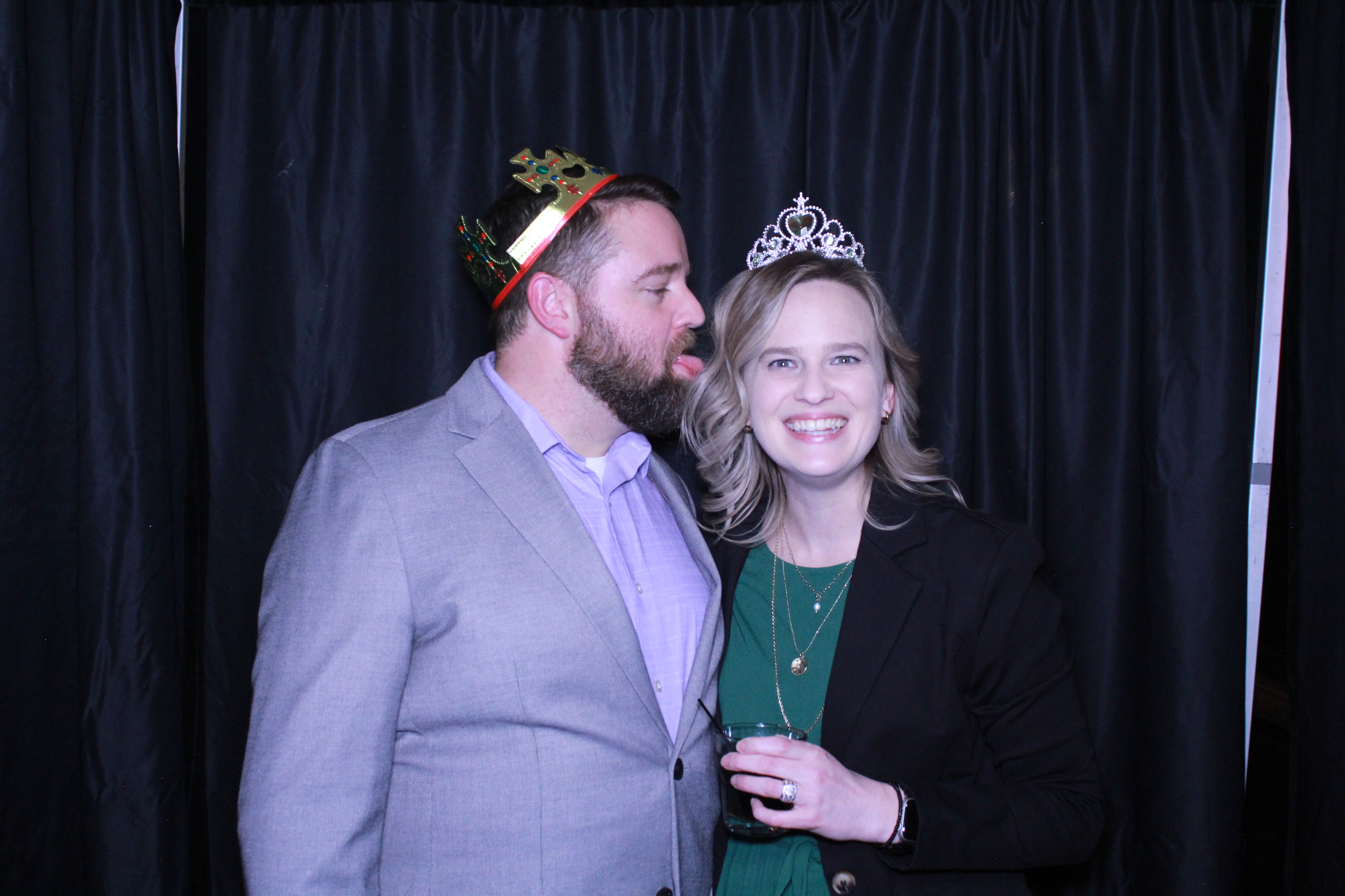 Turner Construction SSO Holiday Party | View more photos from the event at gallery.photoboothcincy.com/u/PhotoBoothCincy/Turner-Construction-SSO-Holiday-Party