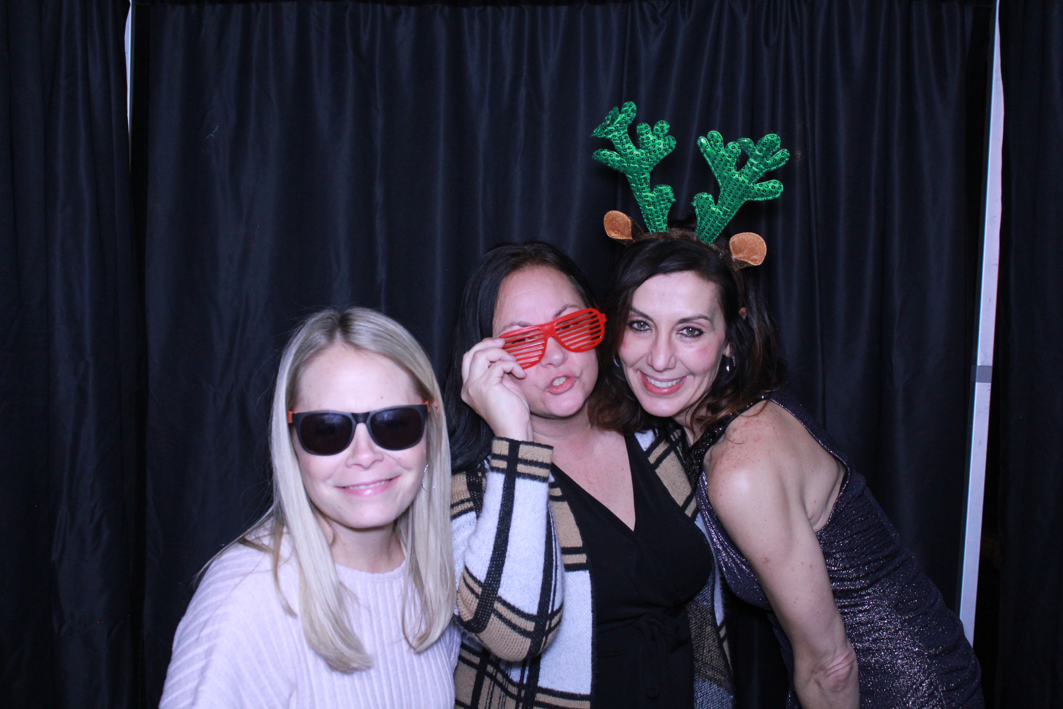 Turner Construction SSO Holiday Party | View more photos from the event at gallery.photoboothcincy.com/u/PhotoBoothCincy/Turner-Construction-SSO-Holiday-Party