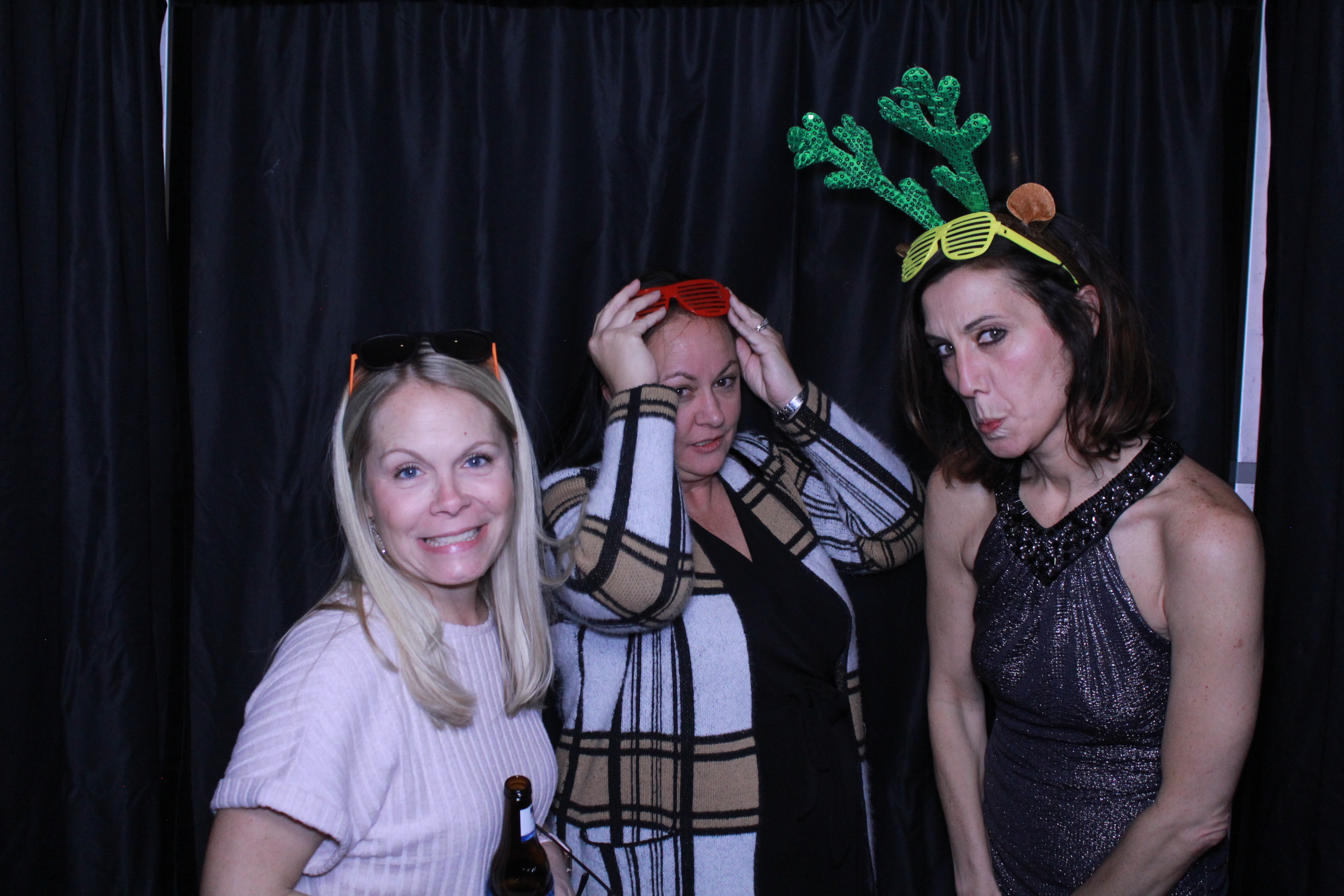 Turner Construction SSO Holiday Party | View more photos from the event at gallery.photoboothcincy.com/u/PhotoBoothCincy/Turner-Construction-SSO-Holiday-Party