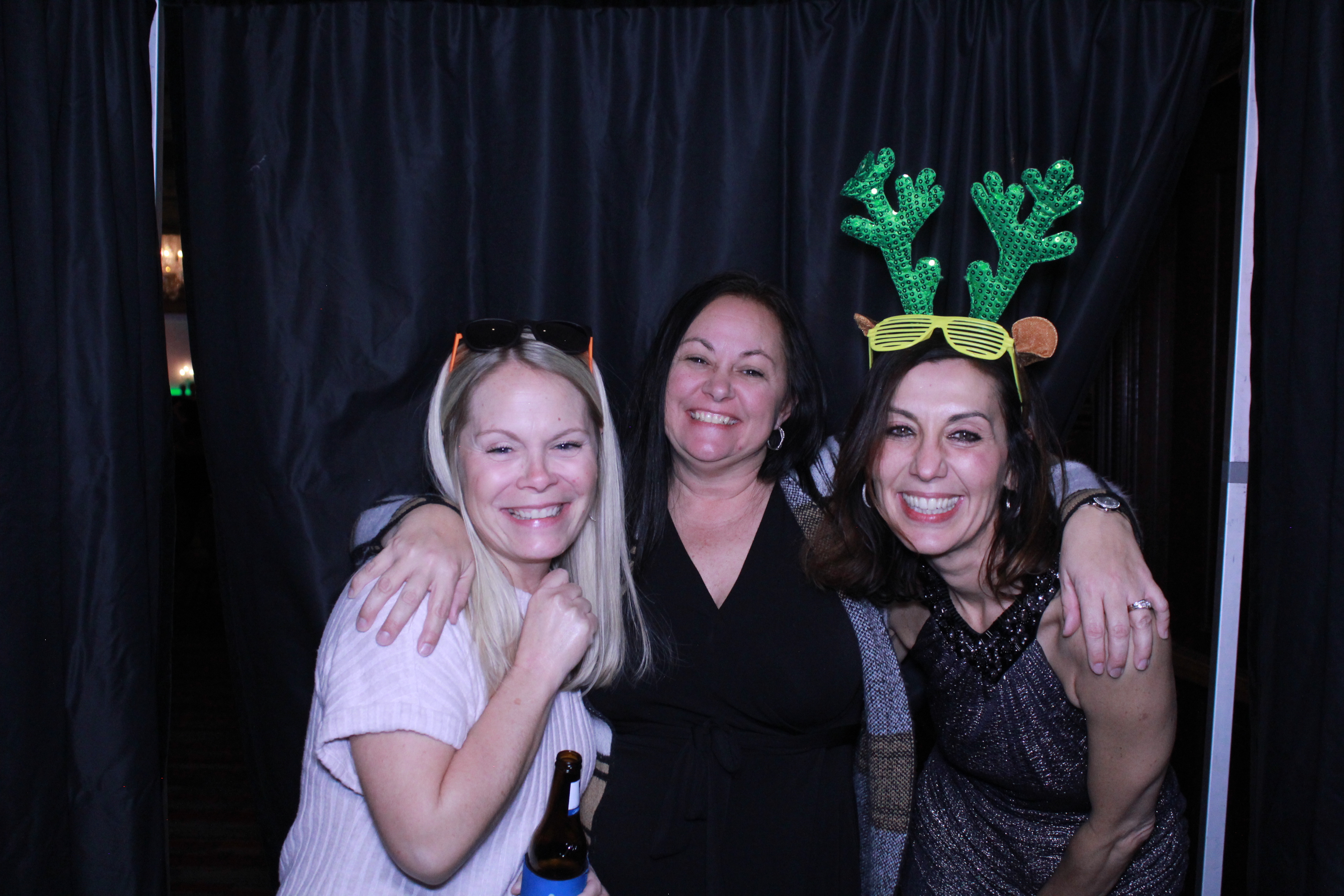 Turner Construction SSO Holiday Party | View more photos from the event at gallery.photoboothcincy.com/u/PhotoBoothCincy/Turner-Construction-SSO-Holiday-Party