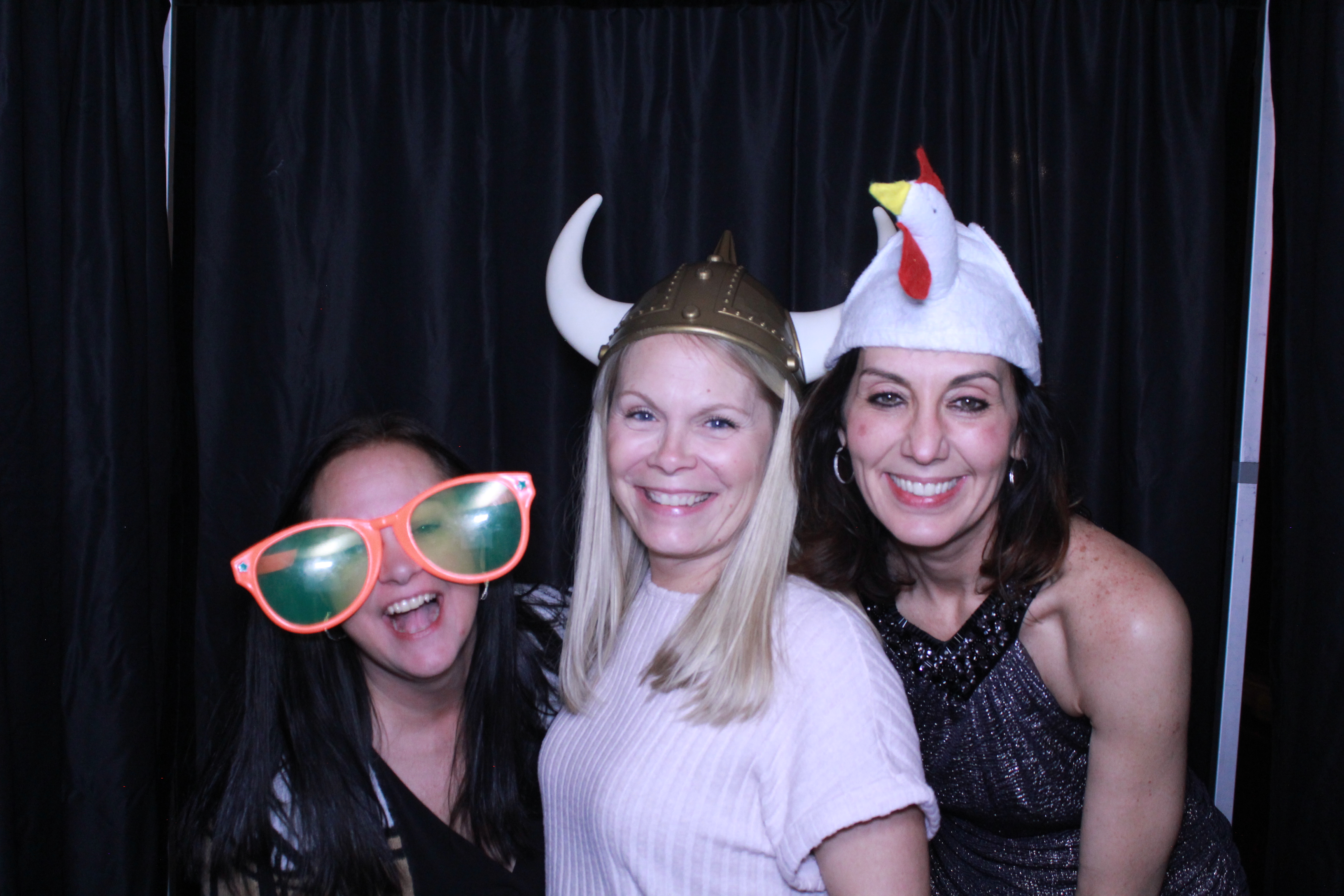 Turner Construction SSO Holiday Party | View more photos from the event at gallery.photoboothcincy.com/u/PhotoBoothCincy/Turner-Construction-SSO-Holiday-Party