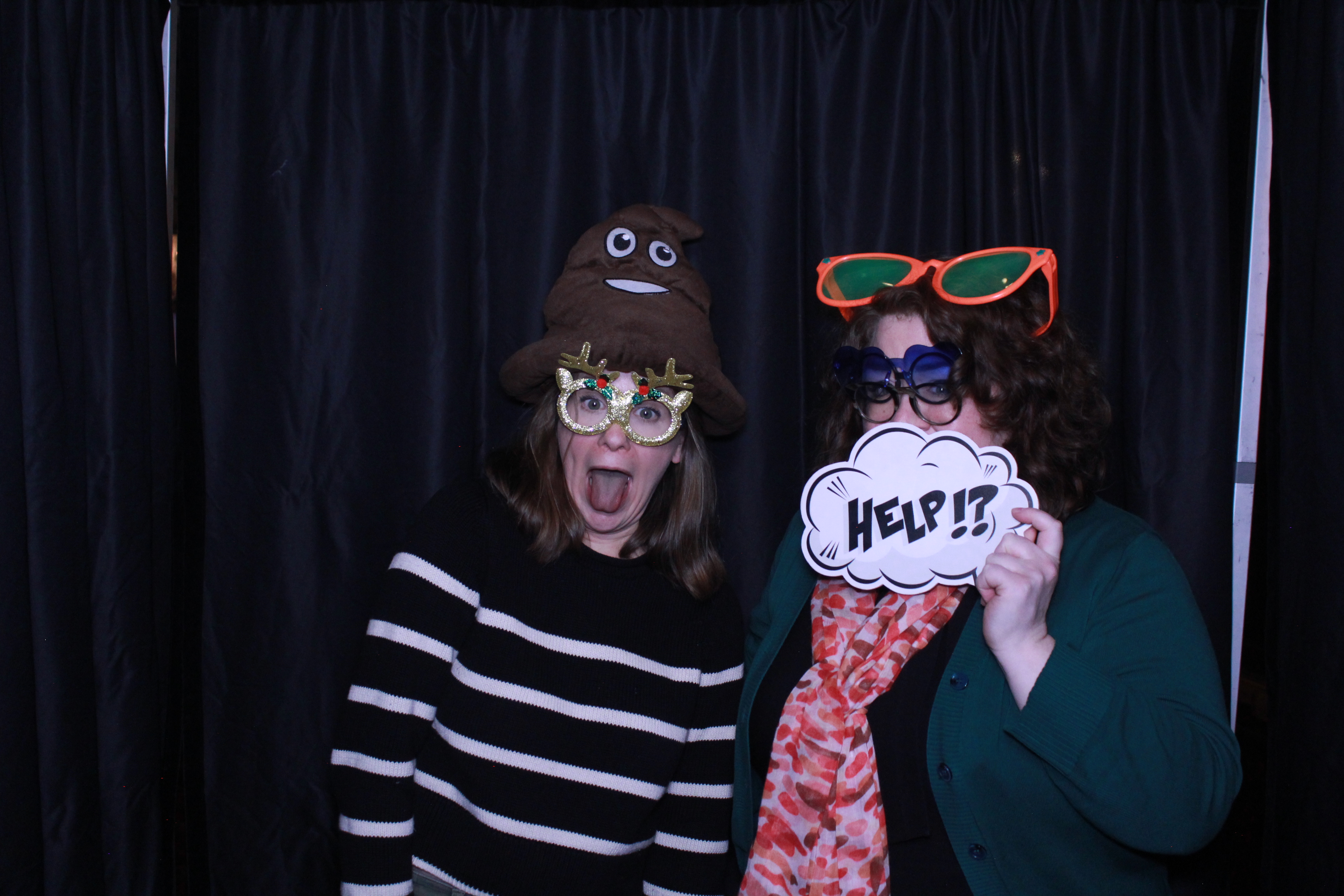 Turner Construction SSO Holiday Party | View more photos from the event at gallery.photoboothcincy.com/u/PhotoBoothCincy/Turner-Construction-SSO-Holiday-Party