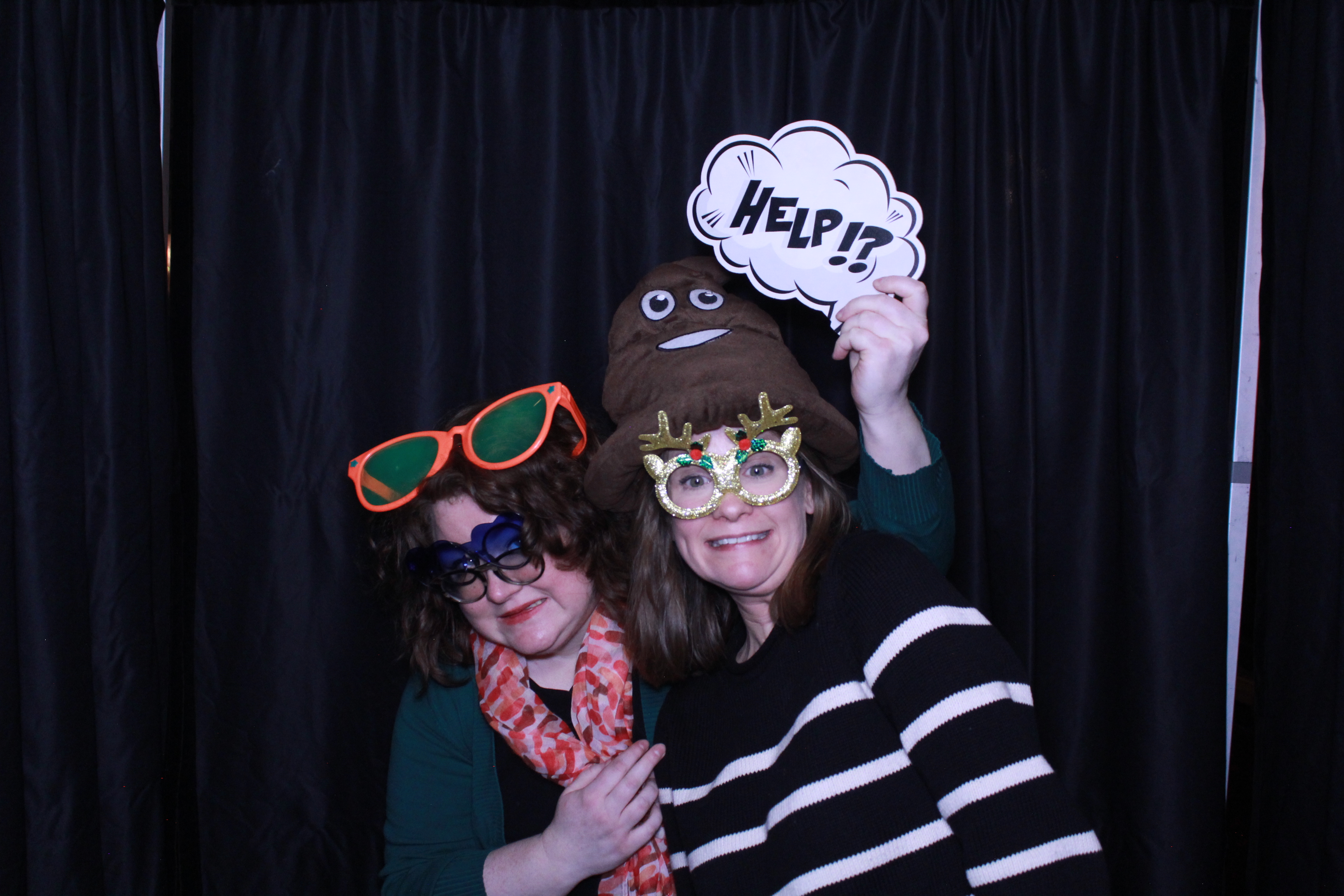 Turner Construction SSO Holiday Party | View more photos from the event at gallery.photoboothcincy.com/u/PhotoBoothCincy/Turner-Construction-SSO-Holiday-Party