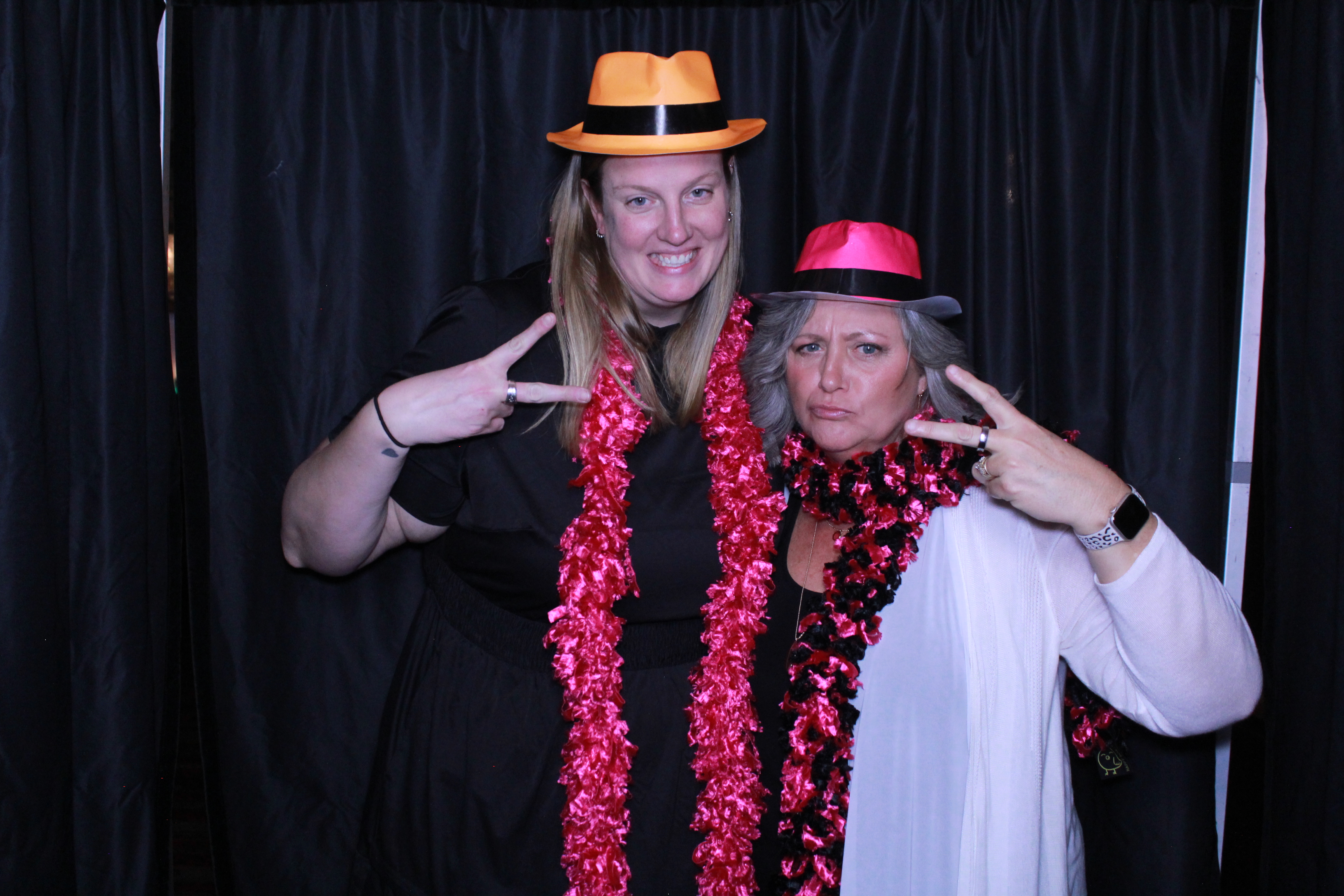 Turner Construction SSO Holiday Party | View more photos from the event at gallery.photoboothcincy.com/u/PhotoBoothCincy/Turner-Construction-SSO-Holiday-Party
