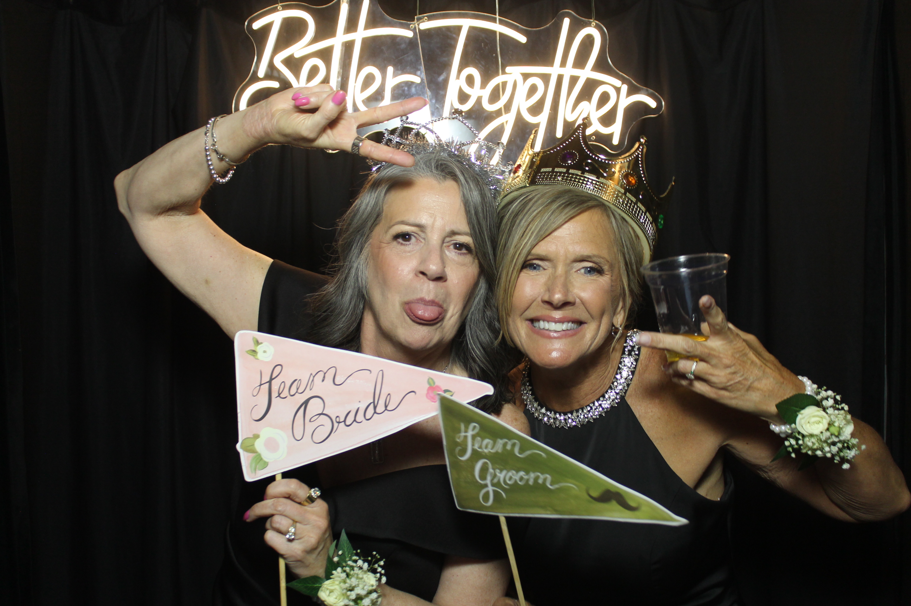 Tyler & Lizzie | View more photos from the event at gallery.photoboothcincy.com/u/PhotoBoothCincy/Tyler-Lizzie