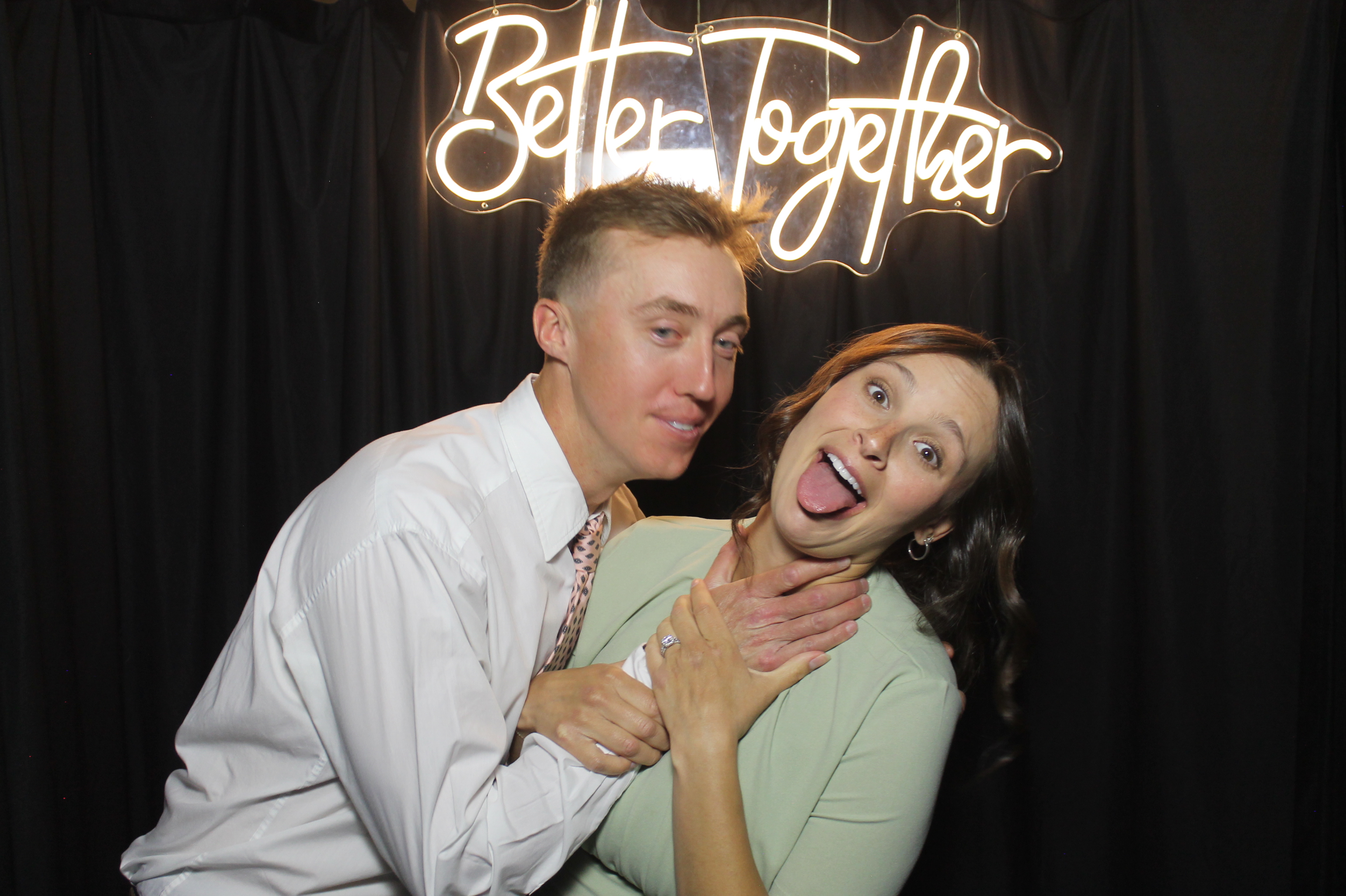 Tyler & Lizzie | View more photos from the event at gallery.photoboothcincy.com/u/PhotoBoothCincy/Tyler-Lizzie