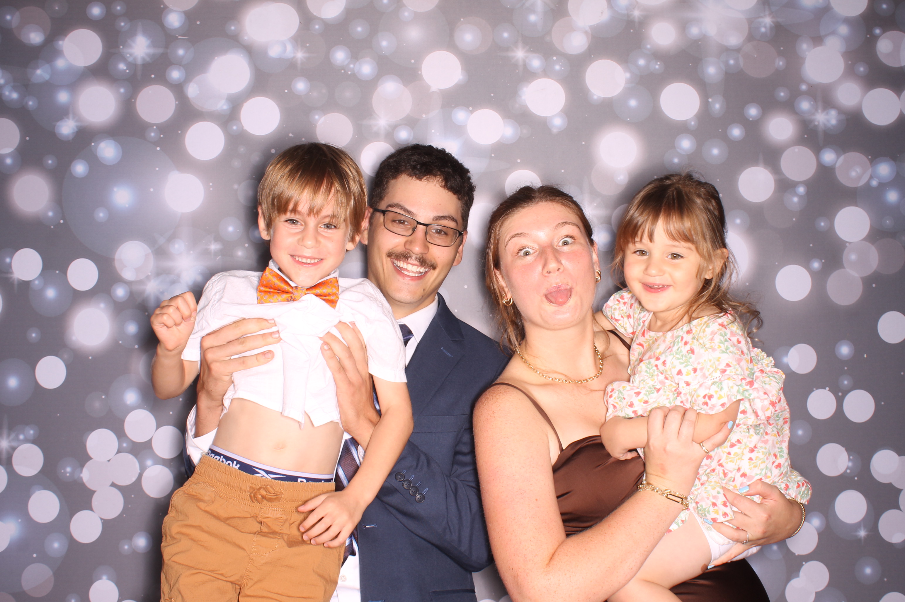 Tyler & Shannon Reception | View more photos from the event at gallery.photoboothcincy.com/u/PhotoBoothCincy/Tyler-Shannon-Reception