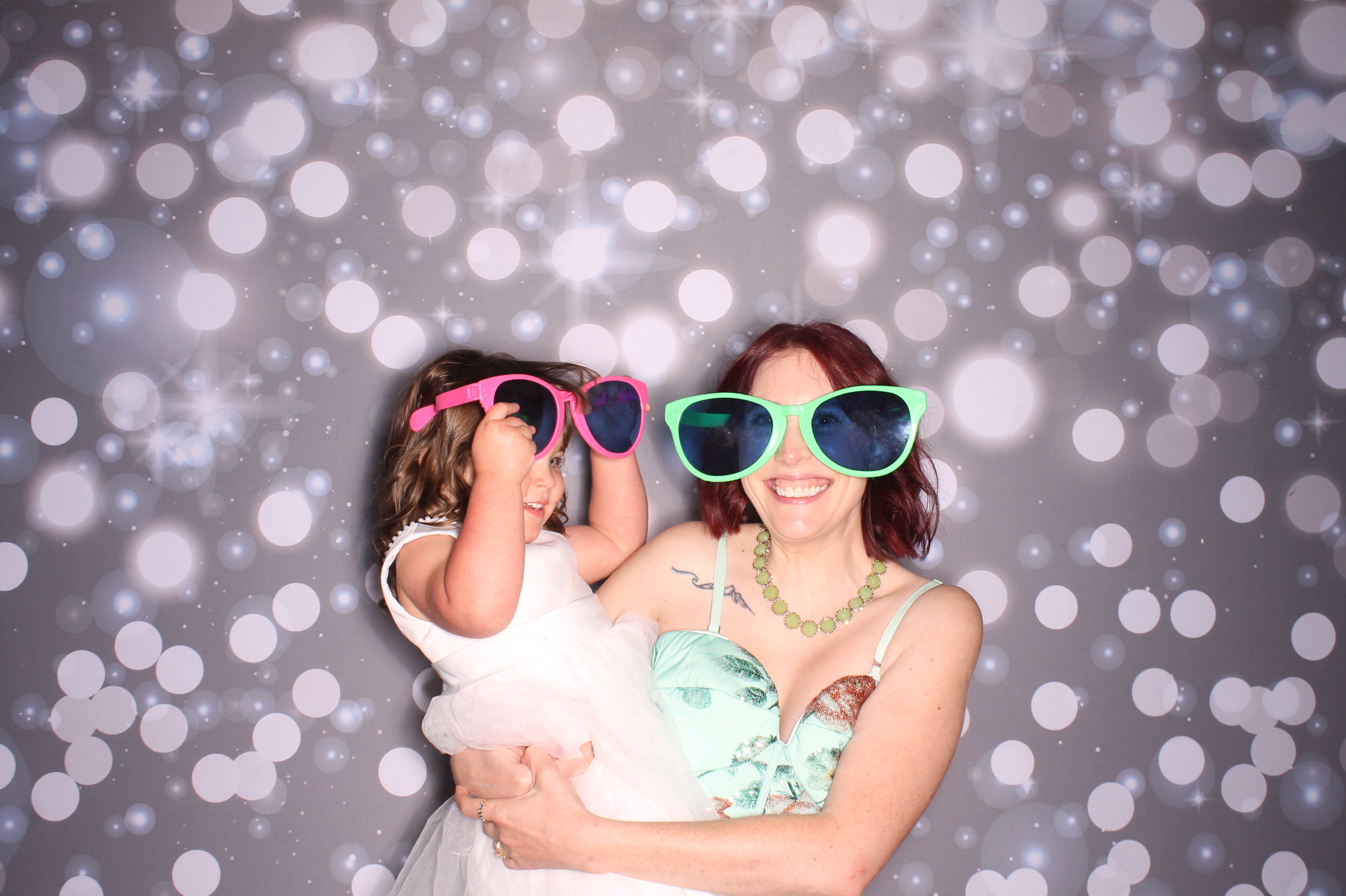 Tyler & Shannon Reception | View more photos from the event at gallery.photoboothcincy.com/u/PhotoBoothCincy/Tyler-Shannon-Reception