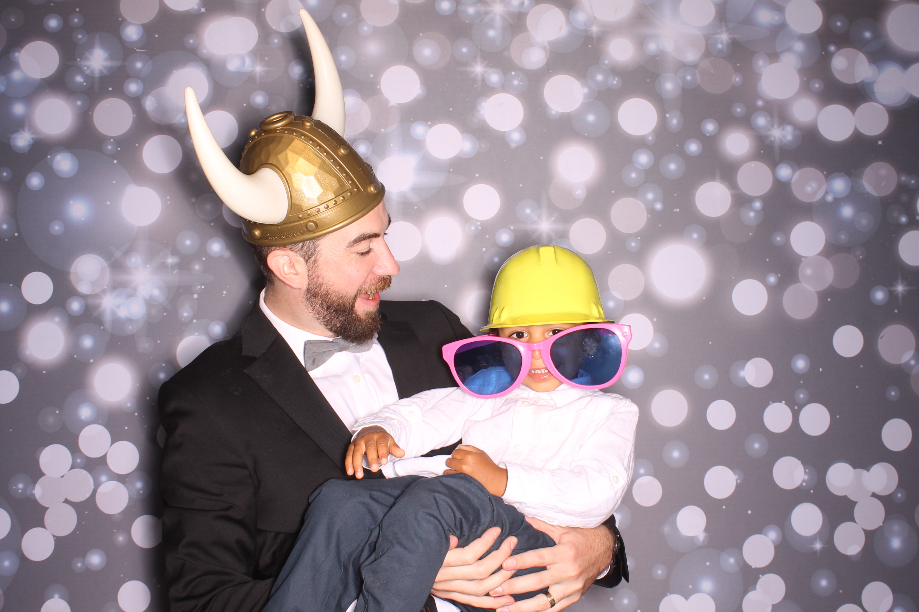 Tyler & Shannon Reception | View more photos from the event at gallery.photoboothcincy.com/u/PhotoBoothCincy/Tyler-Shannon-Reception
