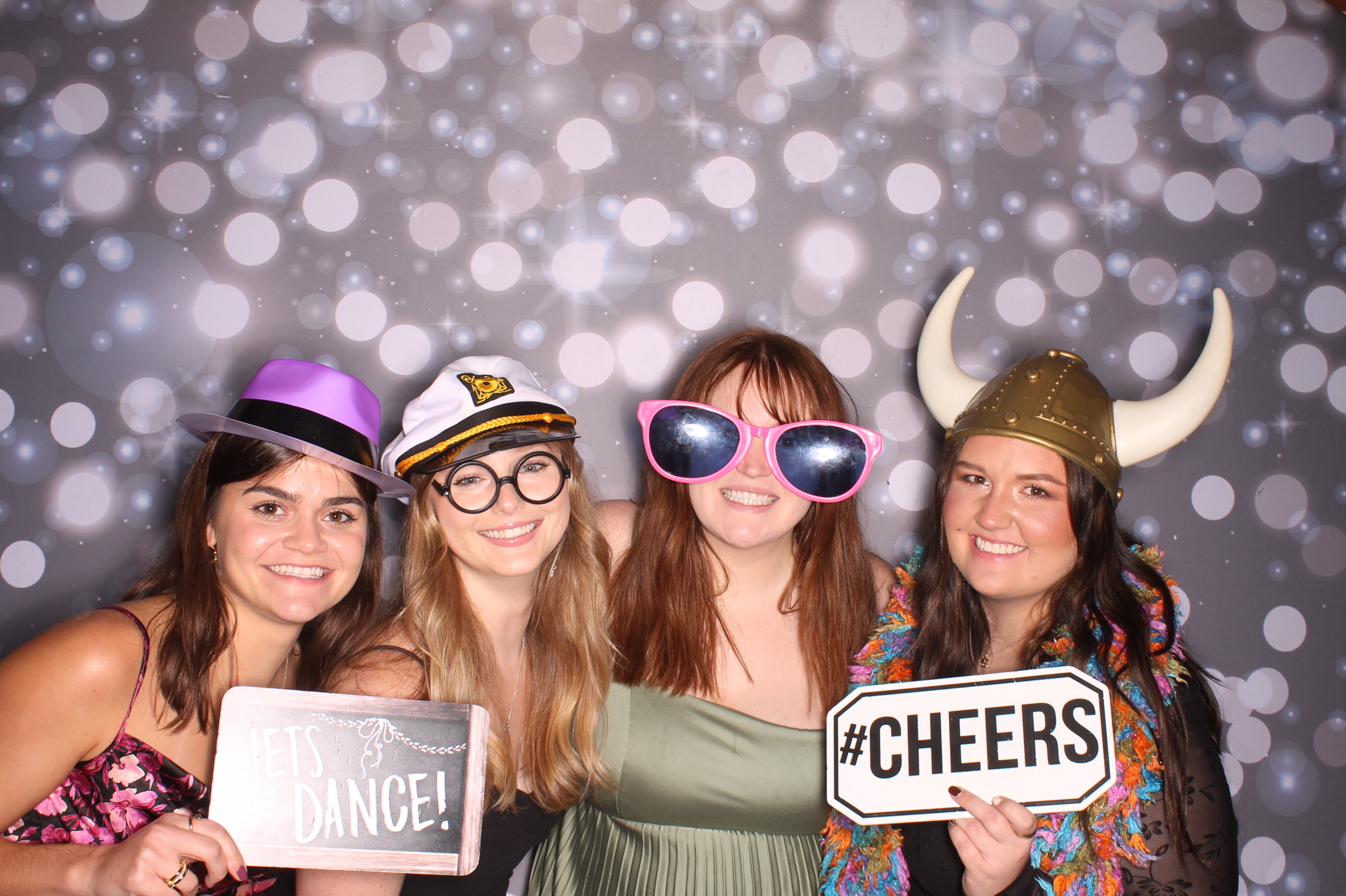 Tyler & Shannon Reception | View more photos from the event at gallery.photoboothcincy.com/u/PhotoBoothCincy/Tyler-Shannon-Reception