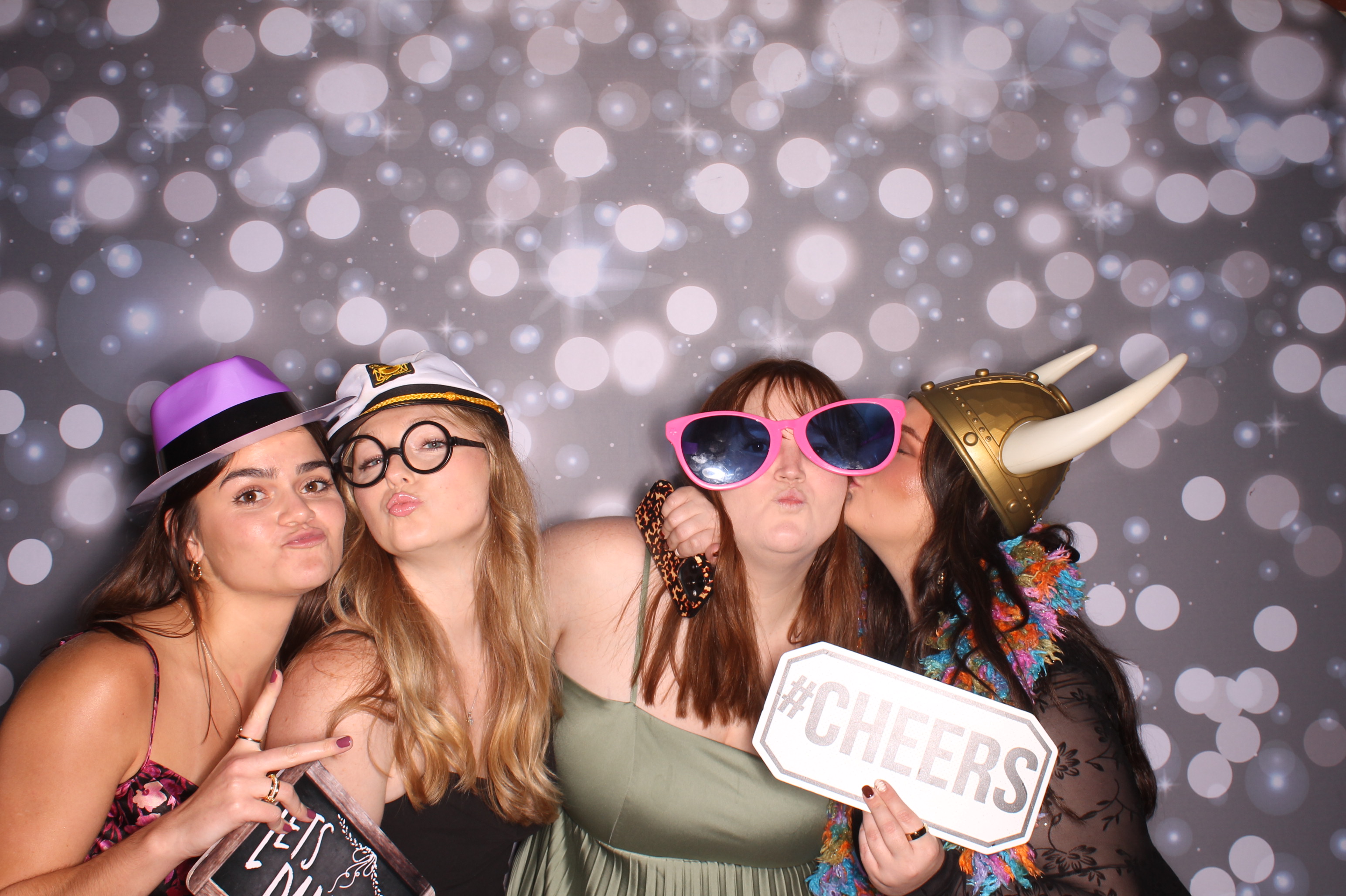 Tyler & Shannon Reception | View more photos from the event at gallery.photoboothcincy.com/u/PhotoBoothCincy/Tyler-Shannon-Reception