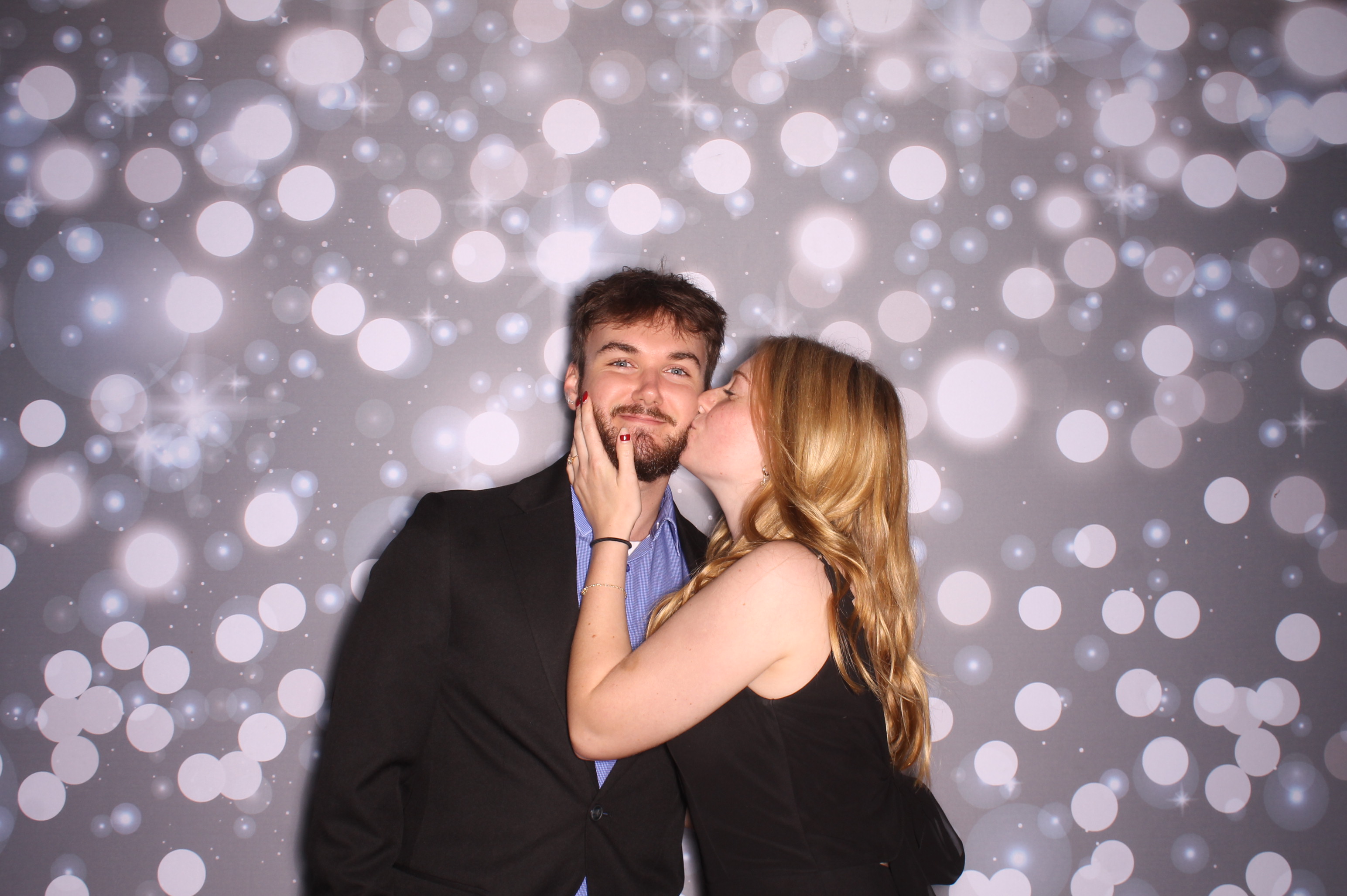 Tyler & Shannon Reception | View more photos from the event at gallery.photoboothcincy.com/u/PhotoBoothCincy/Tyler-Shannon-Reception