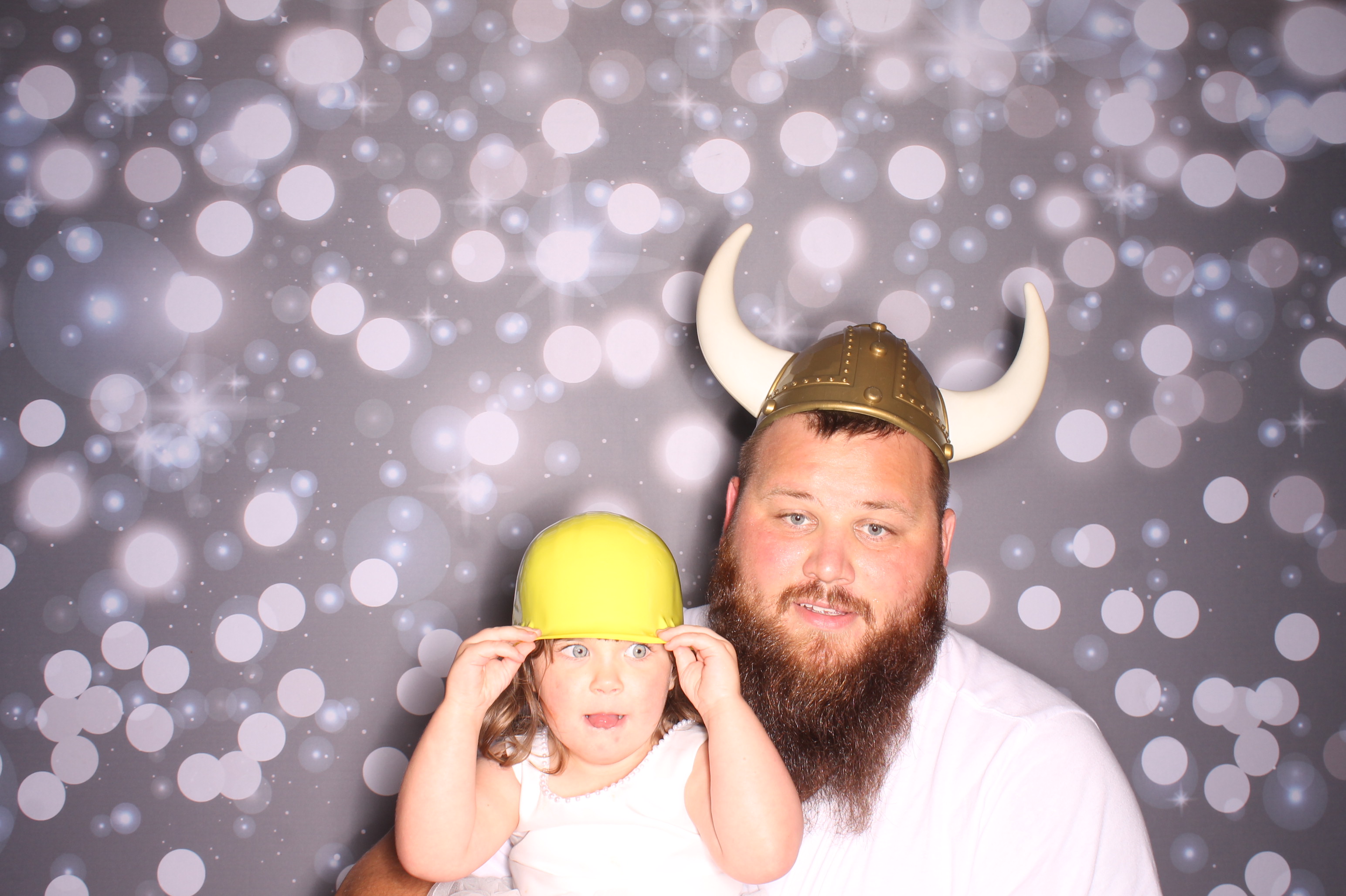 Tyler & Shannon Reception | View more photos from the event at gallery.photoboothcincy.com/u/PhotoBoothCincy/Tyler-Shannon-Reception
