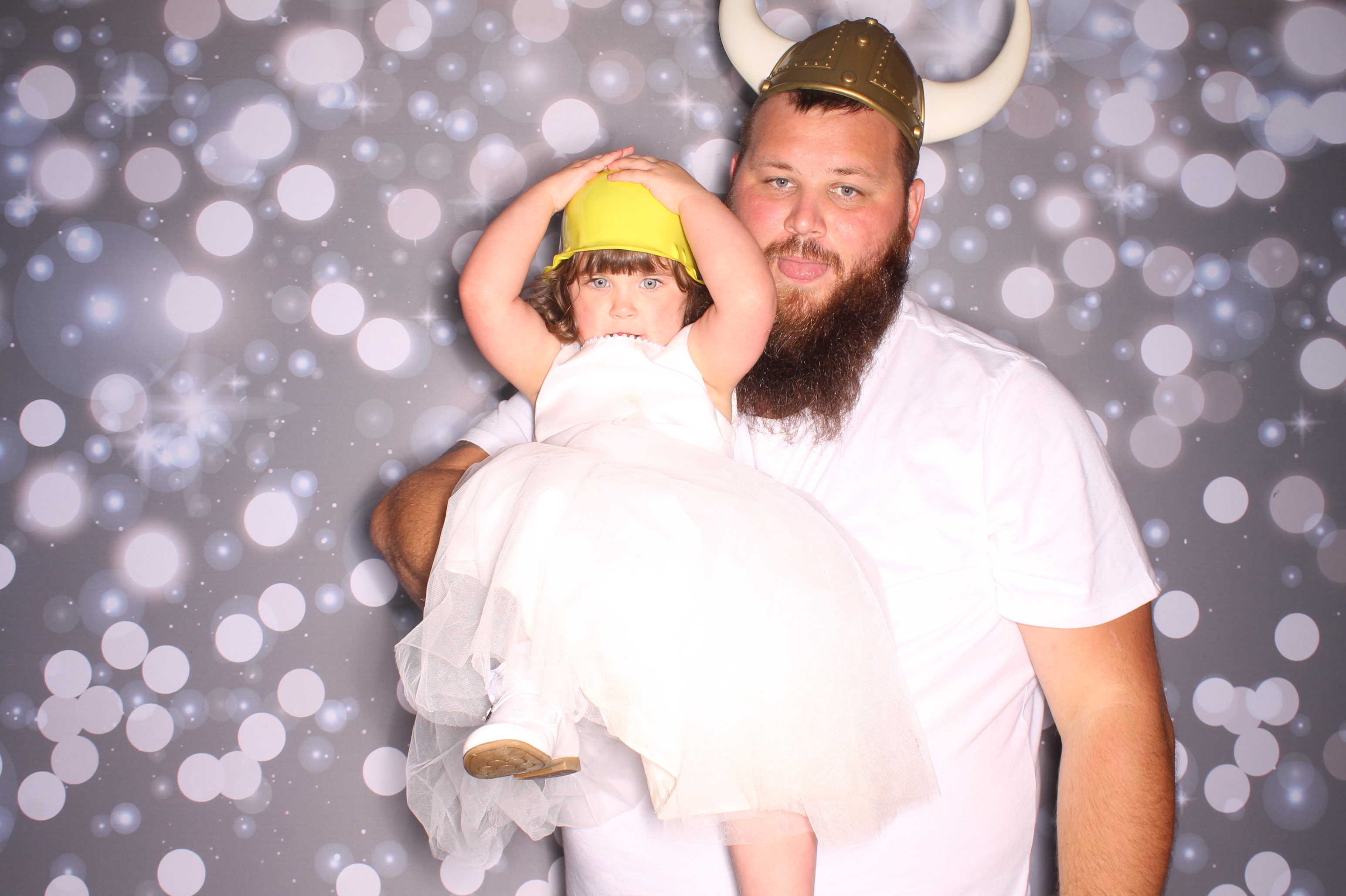 Tyler & Shannon Reception | View more photos from the event at gallery.photoboothcincy.com/u/PhotoBoothCincy/Tyler-Shannon-Reception
