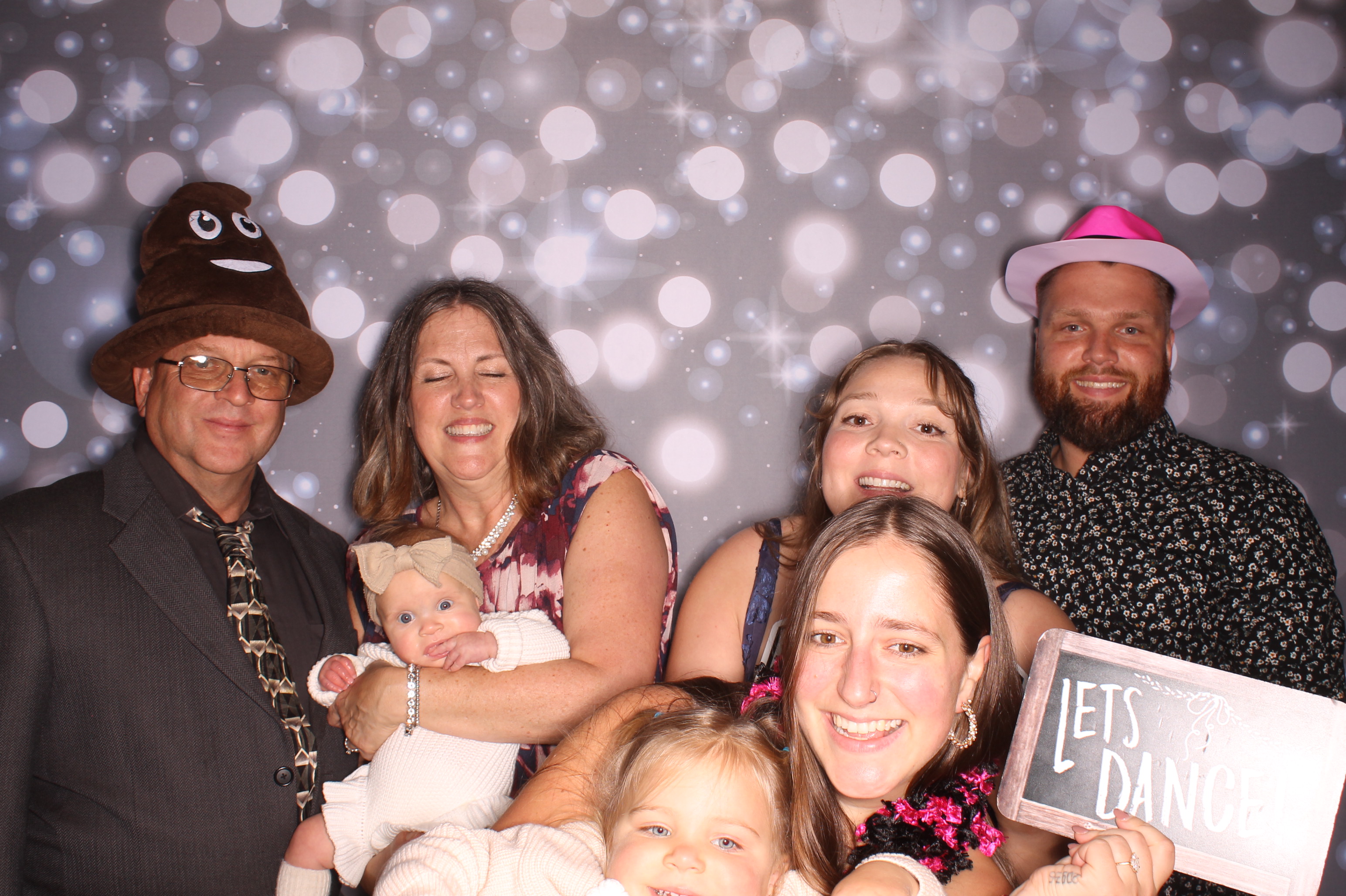Tyler & Shannon Reception | View more photos from the event at gallery.photoboothcincy.com/u/PhotoBoothCincy/Tyler-Shannon-Reception