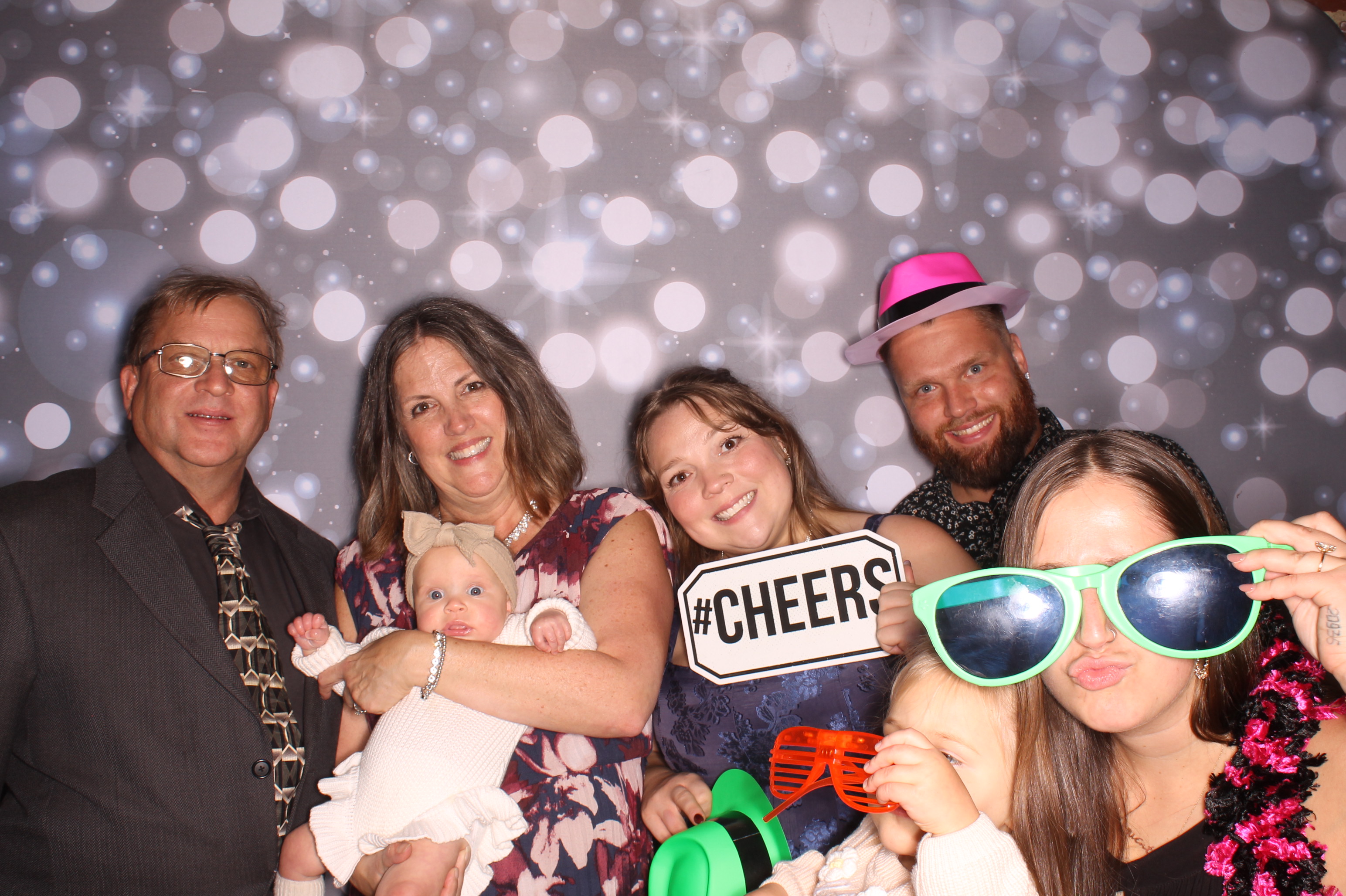 Tyler & Shannon Reception | View more photos from the event at gallery.photoboothcincy.com/u/PhotoBoothCincy/Tyler-Shannon-Reception