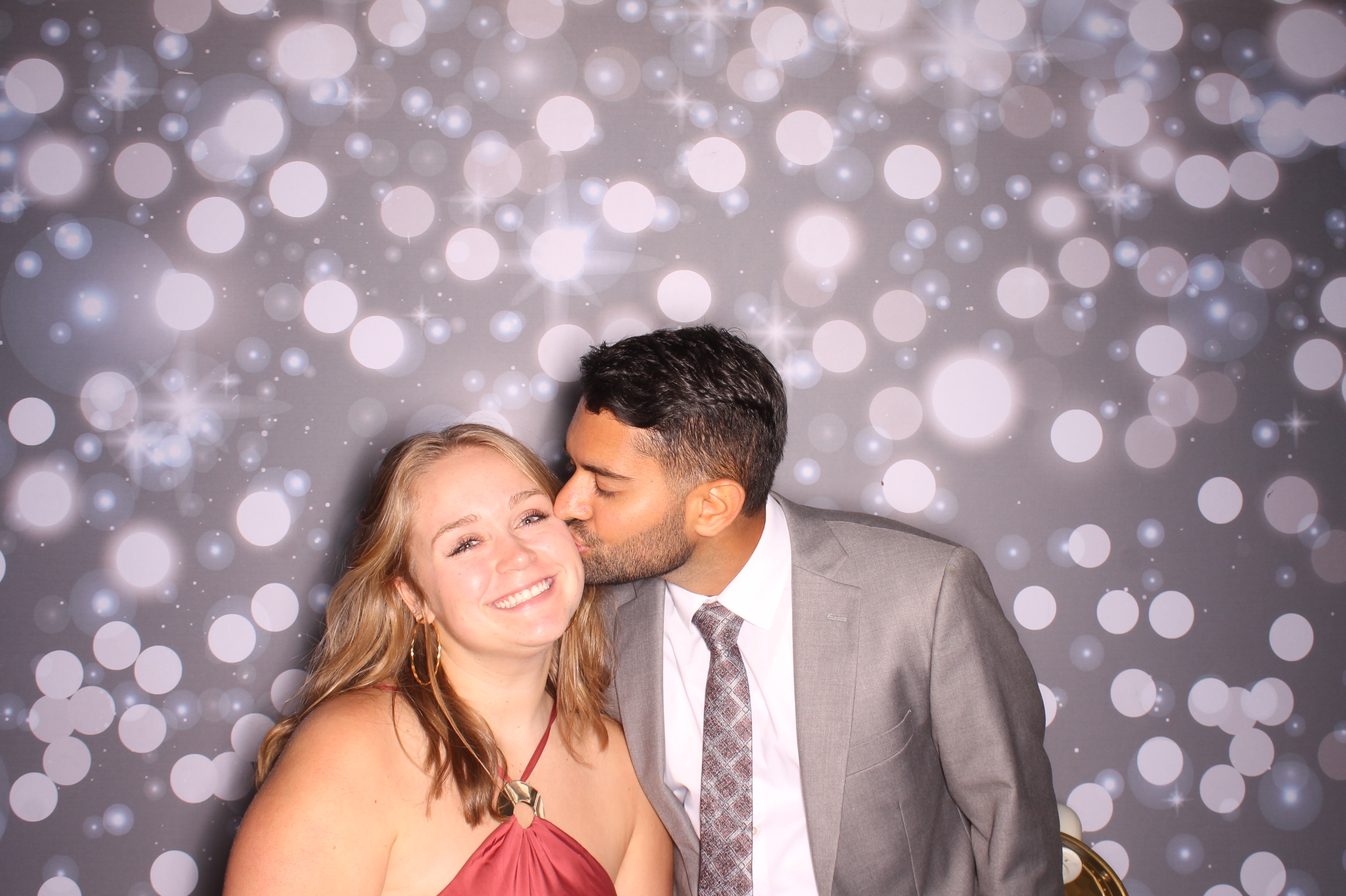 Tyler & Shannon Reception | View more photos from the event at gallery.photoboothcincy.com/u/PhotoBoothCincy/Tyler-Shannon-Reception