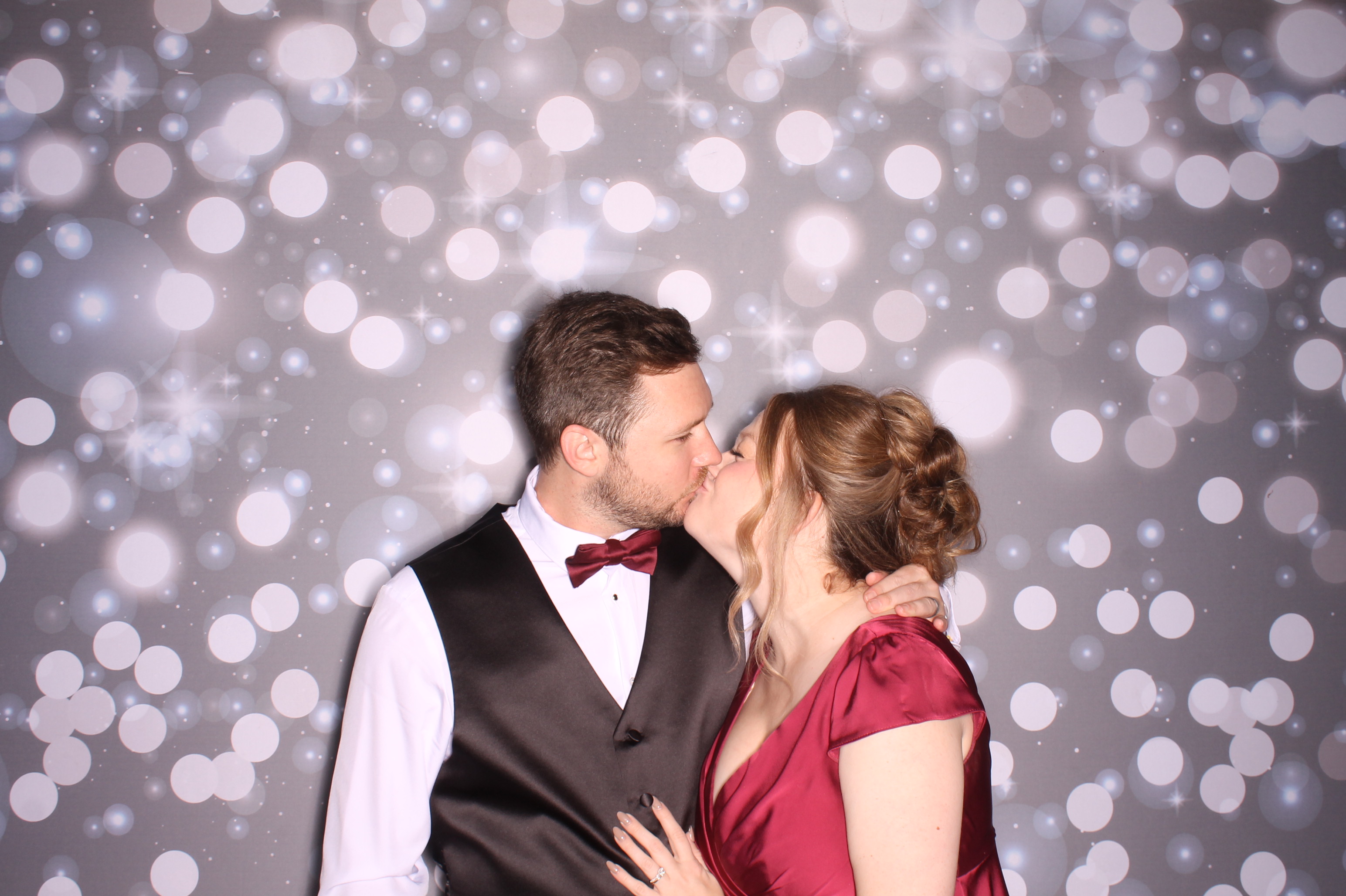 Tyler & Shannon Reception | View more photos from the event at gallery.photoboothcincy.com/u/PhotoBoothCincy/Tyler-Shannon-Reception