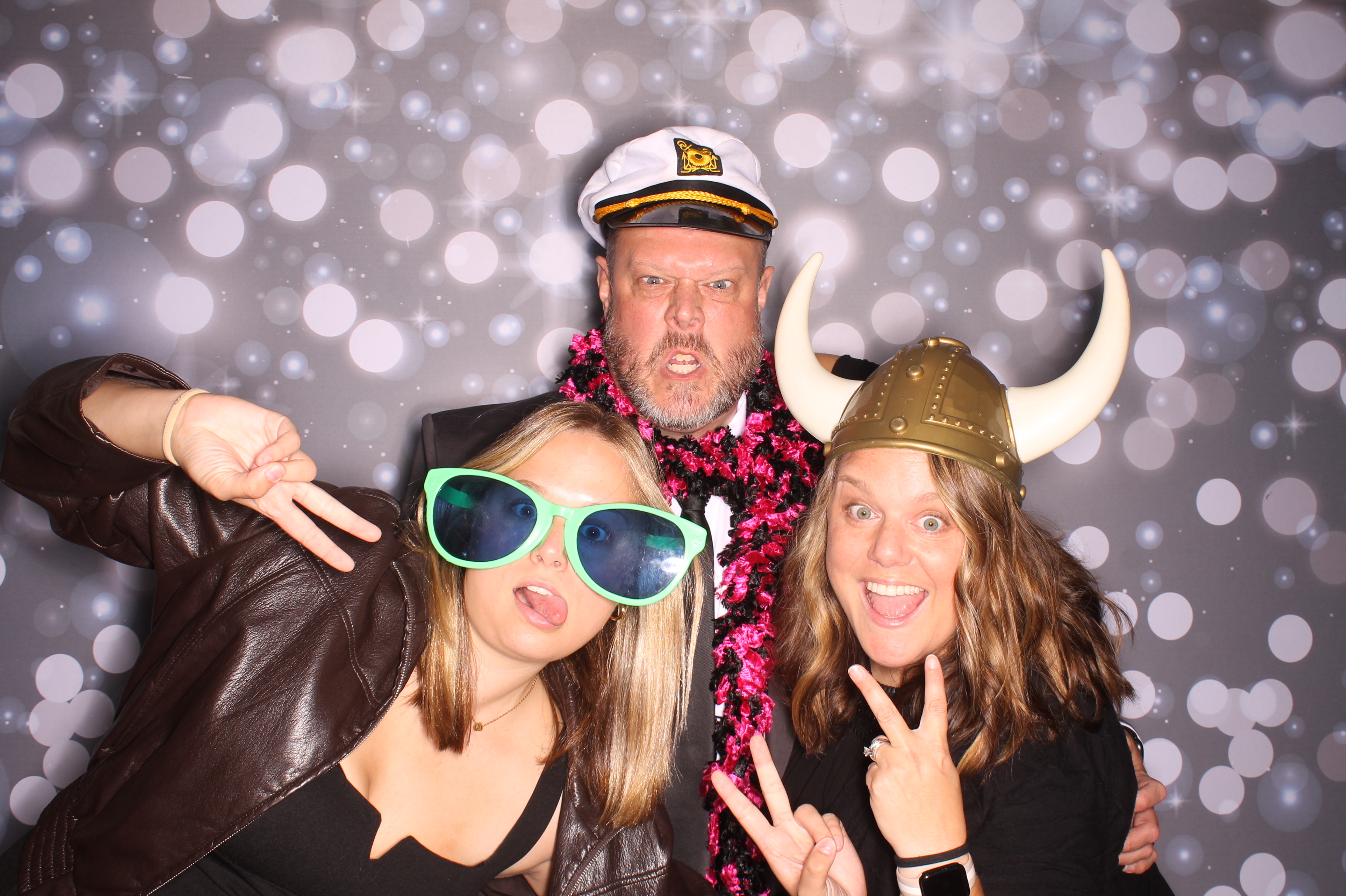 Tyler & Shannon Reception | View more photos from the event at gallery.photoboothcincy.com/u/PhotoBoothCincy/Tyler-Shannon-Reception