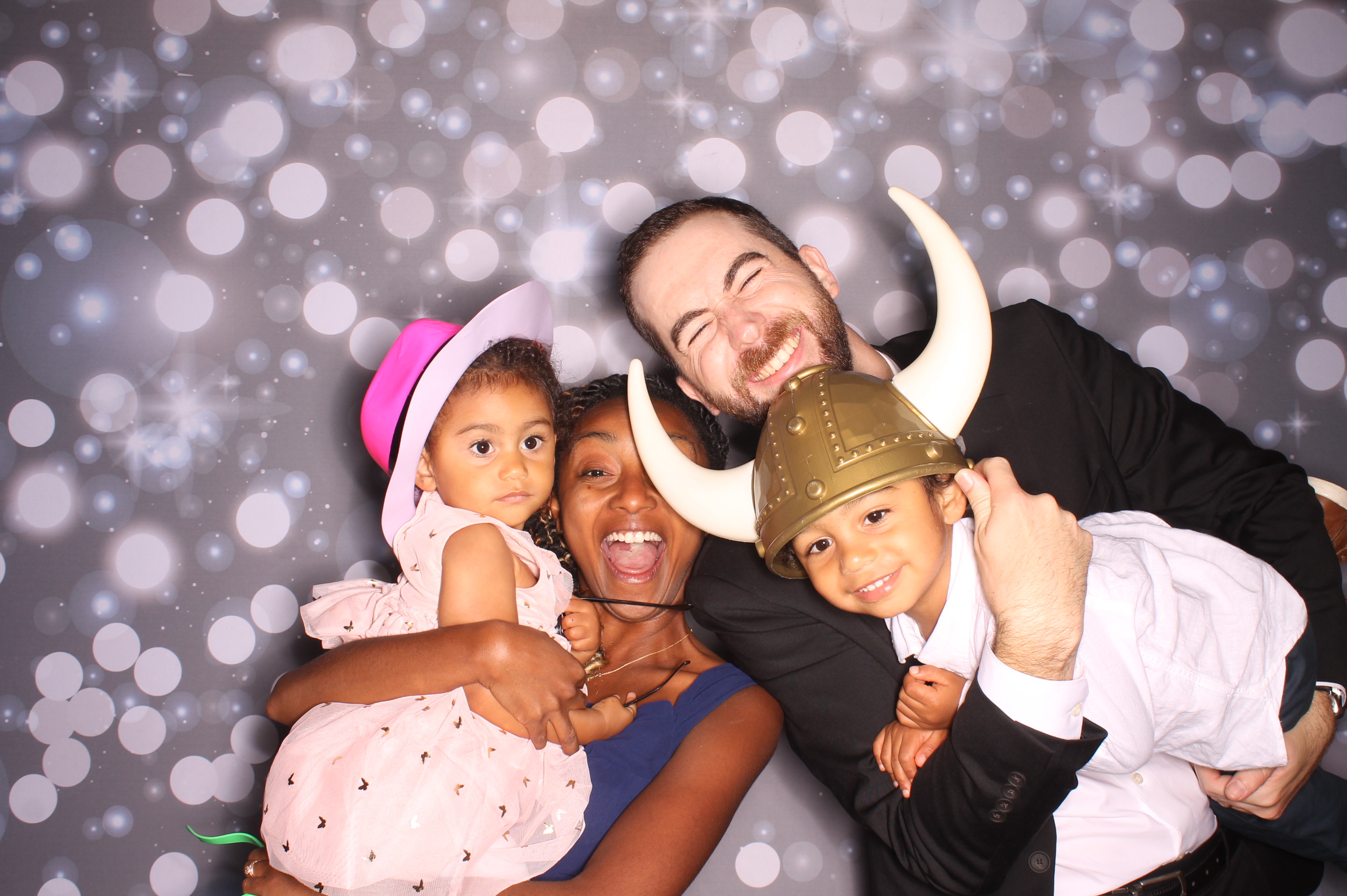Tyler & Shannon Reception | View more photos from the event at gallery.photoboothcincy.com/u/PhotoBoothCincy/Tyler-Shannon-Reception