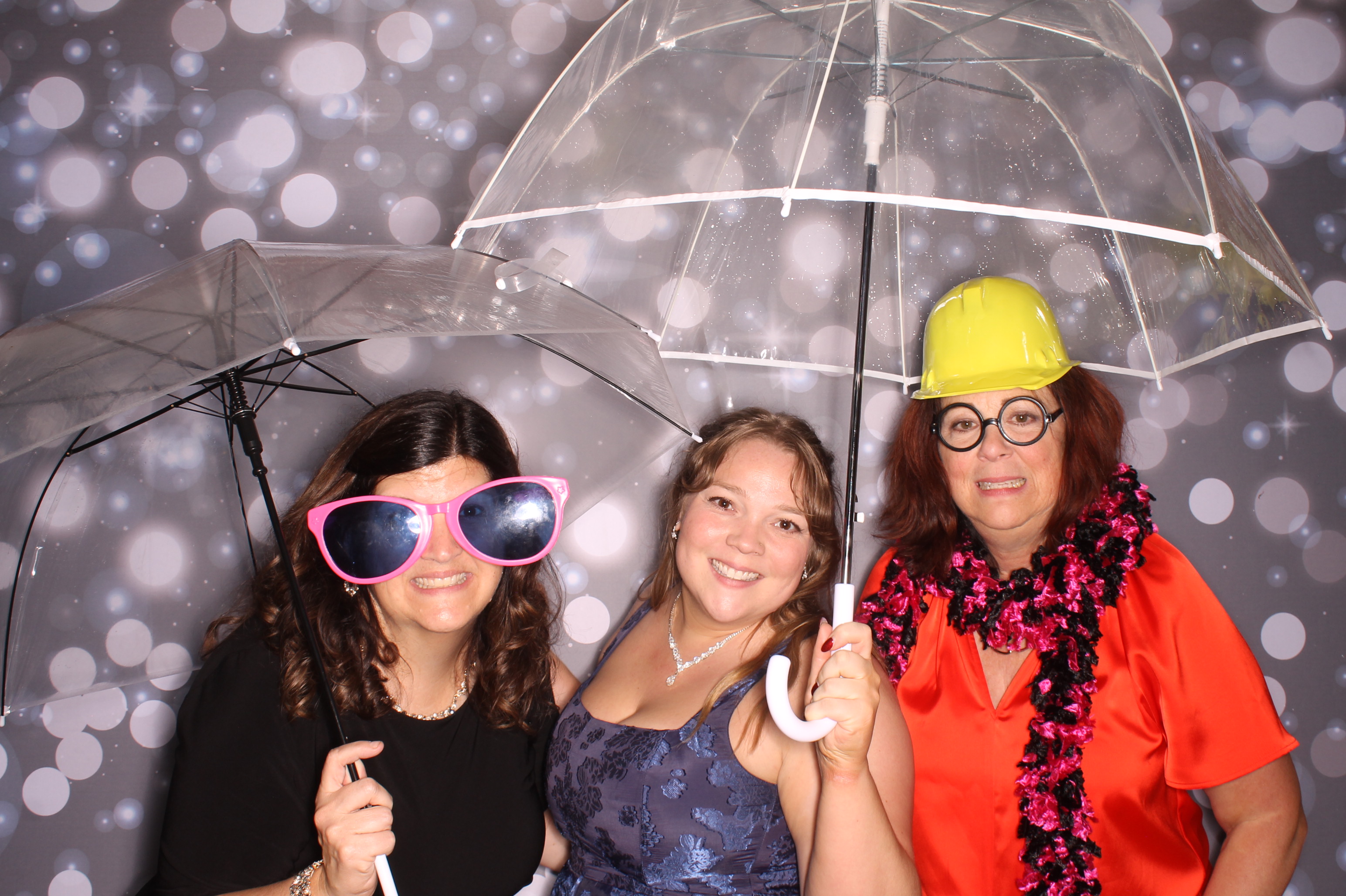 Tyler & Shannon Reception | View more photos from the event at gallery.photoboothcincy.com/u/PhotoBoothCincy/Tyler-Shannon-Reception