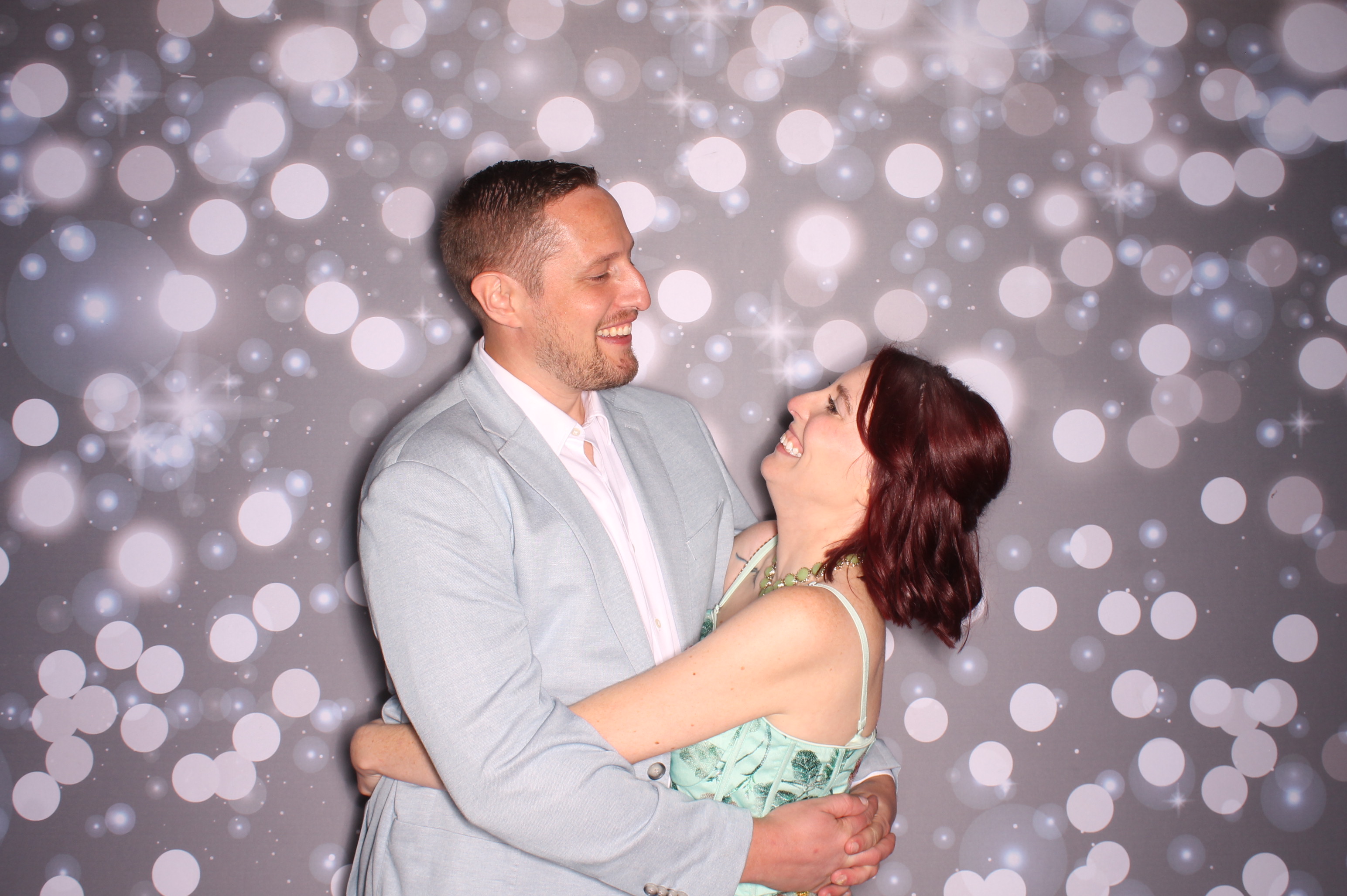 Tyler & Shannon Reception | View more photos from the event at gallery.photoboothcincy.com/u/PhotoBoothCincy/Tyler-Shannon-Reception