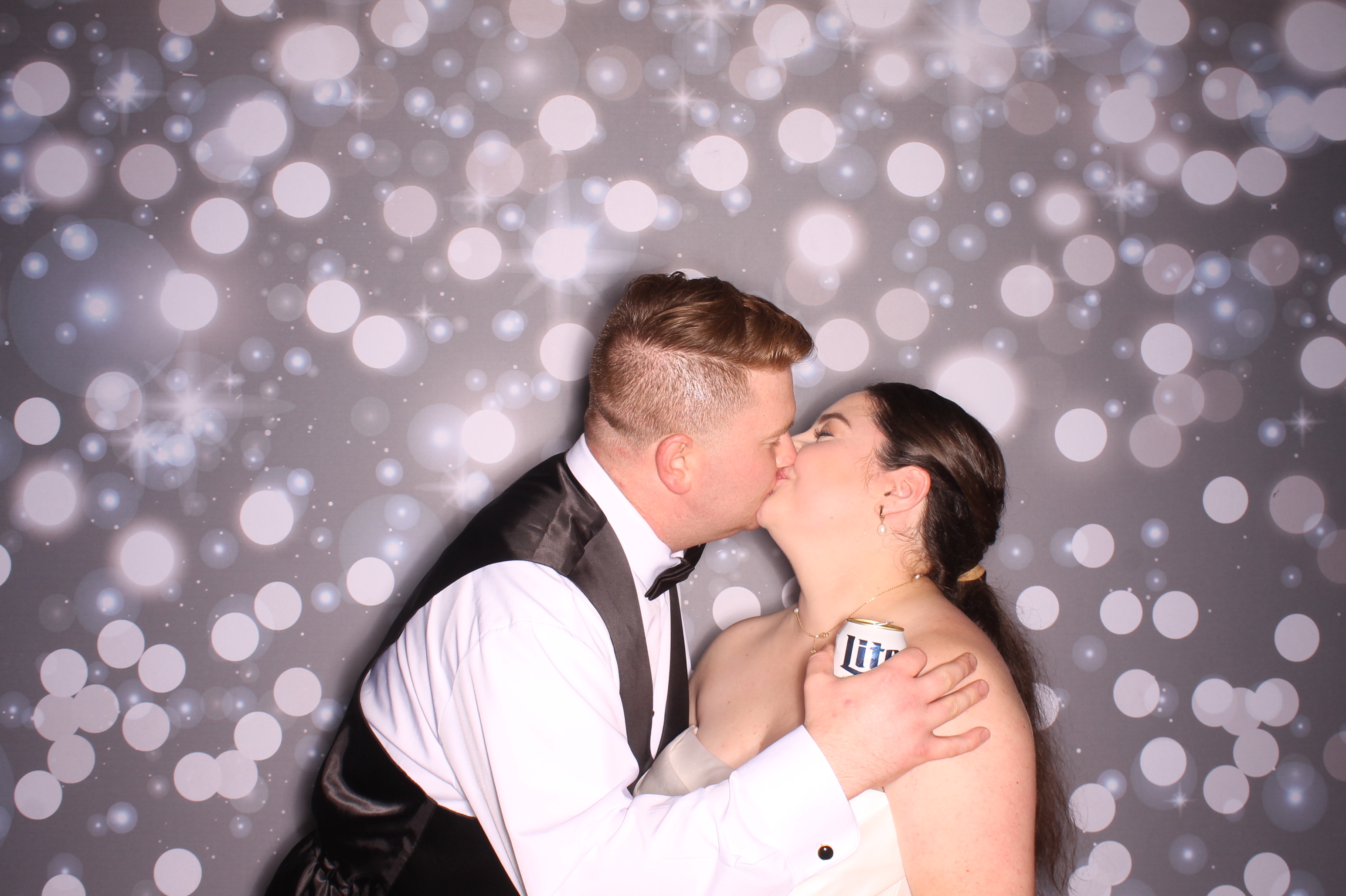 Tyler & Shannon Reception | View more photos from the event at gallery.photoboothcincy.com/u/PhotoBoothCincy/Tyler-Shannon-Reception