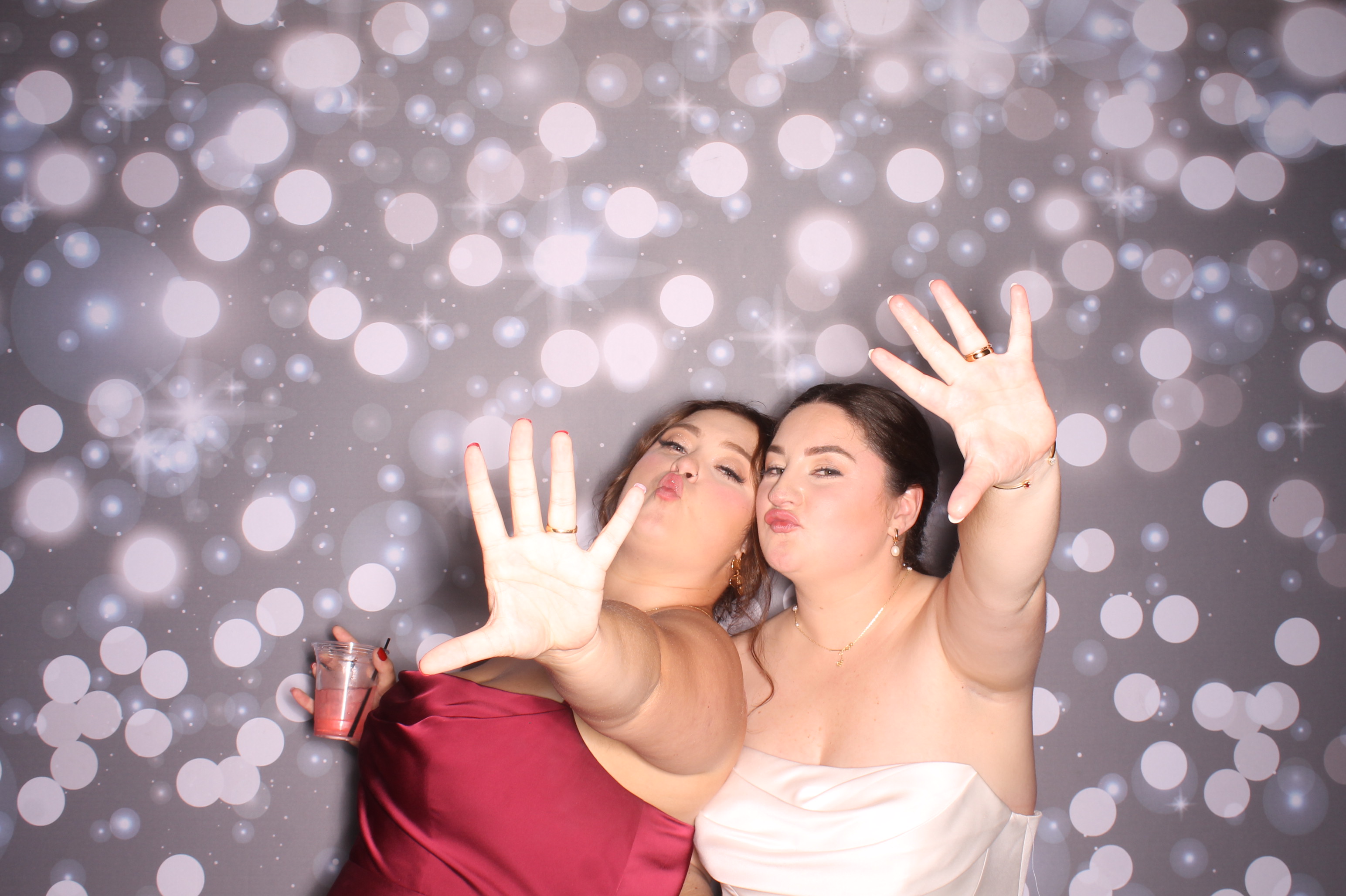 Tyler & Shannon Reception | View more photos from the event at gallery.photoboothcincy.com/u/PhotoBoothCincy/Tyler-Shannon-Reception