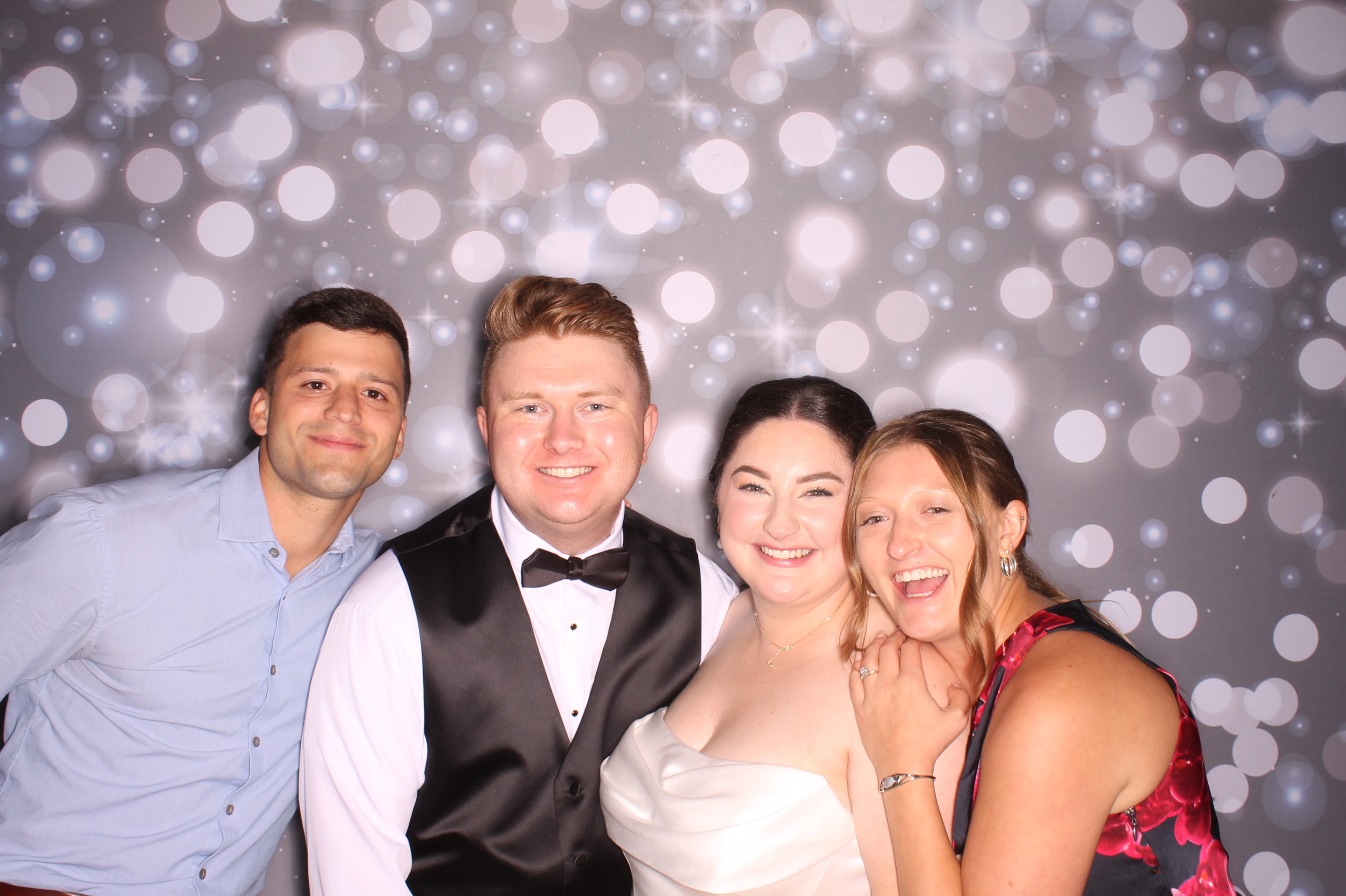 Tyler & Shannon Reception | View more photos from the event at gallery.photoboothcincy.com/u/PhotoBoothCincy/Tyler-Shannon-Reception