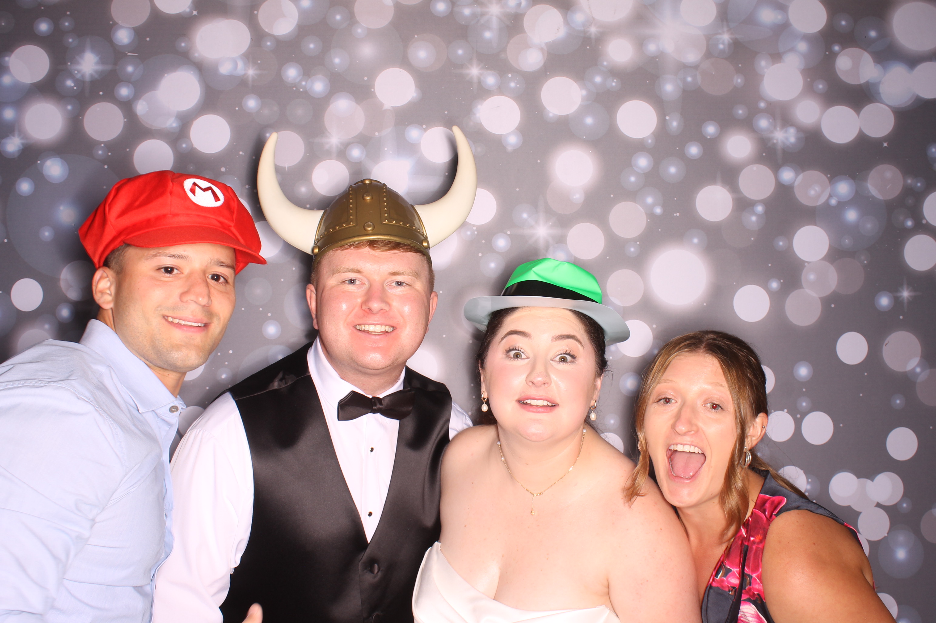 Tyler & Shannon Reception | View more photos from the event at gallery.photoboothcincy.com/u/PhotoBoothCincy/Tyler-Shannon-Reception