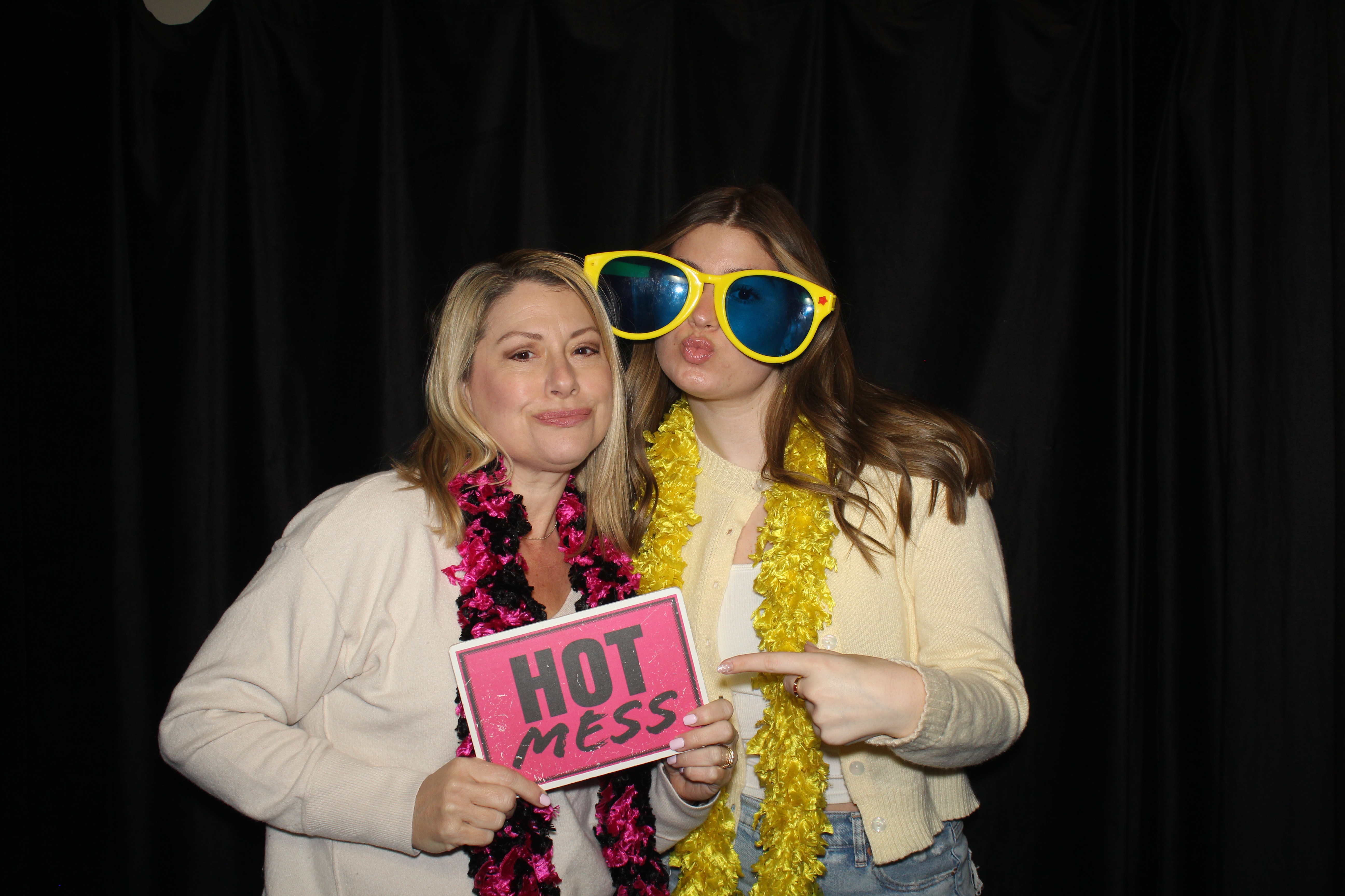 UC Zeta Tau Alpha Ladies' Day | View more photos from the event at gallery.photoboothcincy.com/u/PhotoBoothCincy/UC-Zeta-Tau-Alpha-Ladies-Day