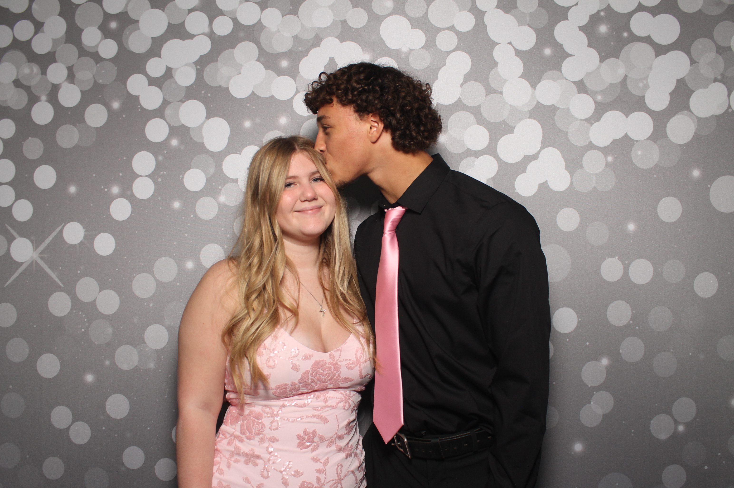 VVHS Homecoming 2026 | View more photos from the event at gallery.photoboothcincy.com/u/PhotoBoothCincy/VVHS-Homecoming-2026