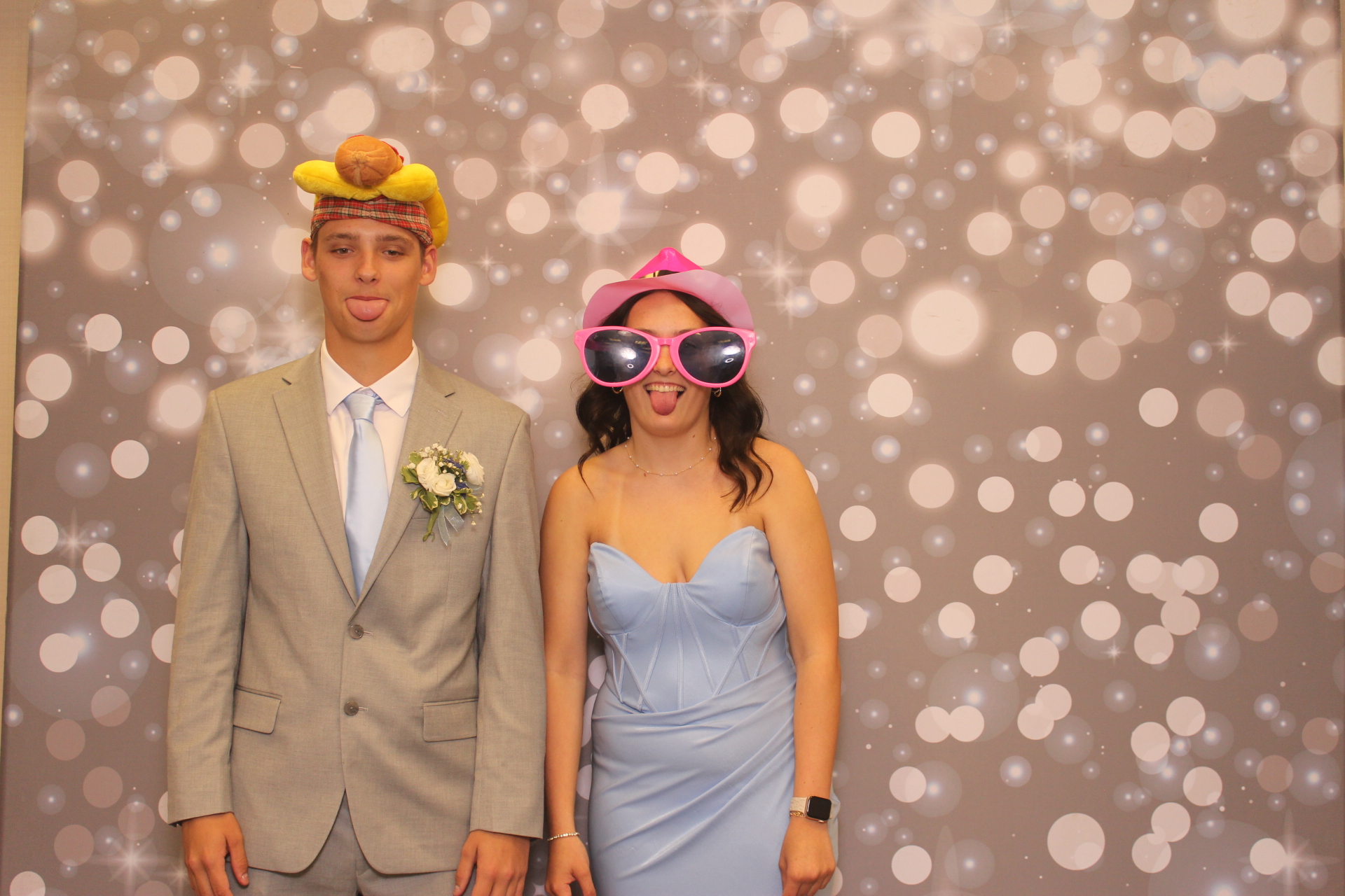 Valley View Prom | View more photos from the event at gallery.photoboothcincy.com/u/PhotoBoothCincy/Valley-View-Prom-0