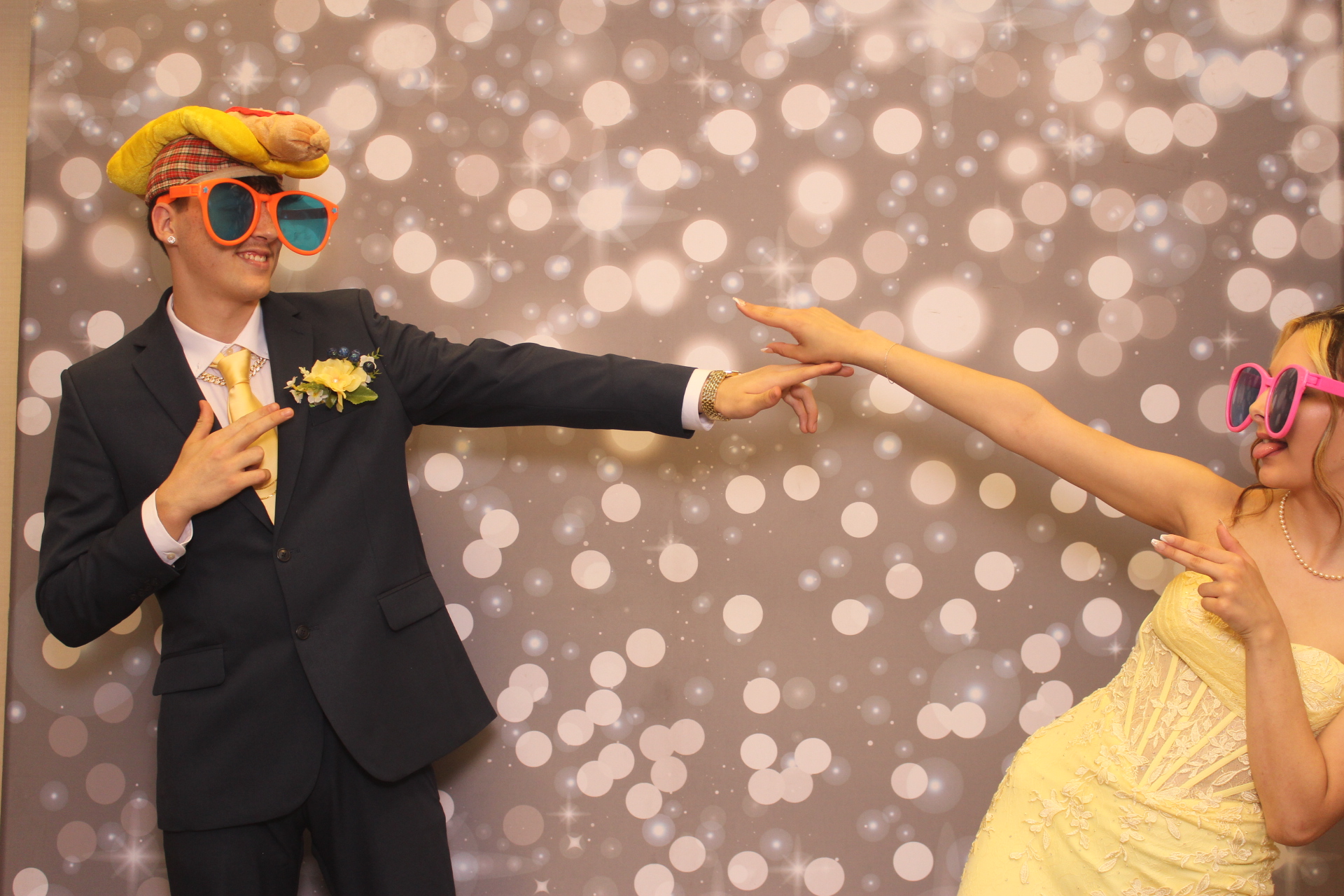 Valley View Prom | View more photos from the event at gallery.photoboothcincy.com/u/PhotoBoothCincy/Valley-View-Prom-0
