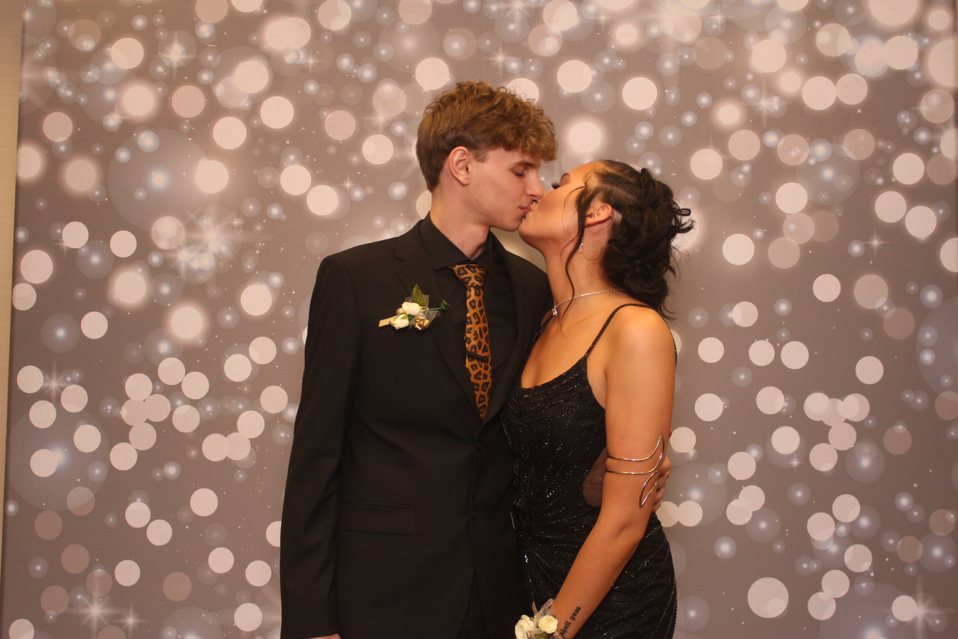Valley View Prom | View more photos from the event at gallery.photoboothcincy.com/u/PhotoBoothCincy/Valley-View-Prom-0