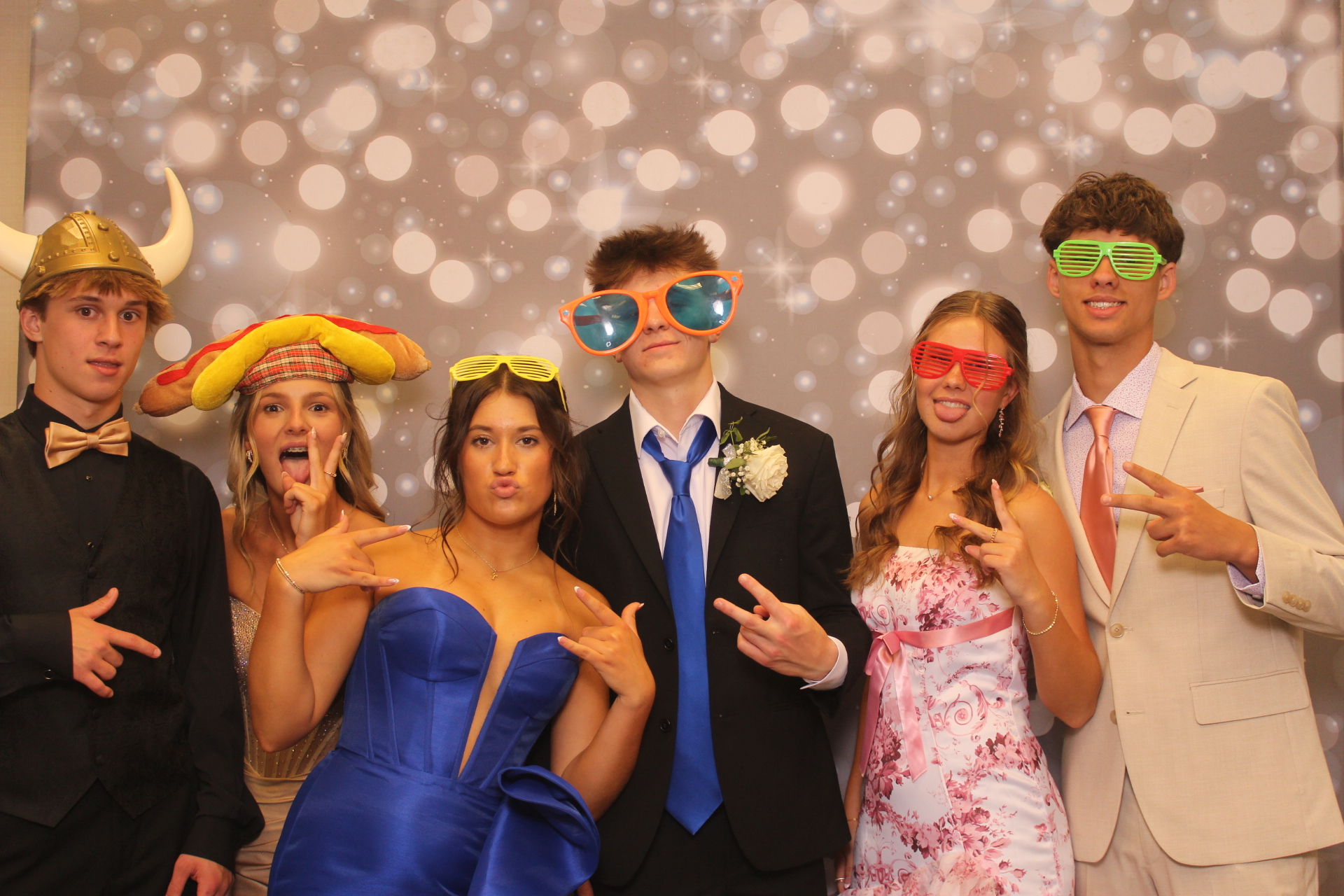 Valley View Prom | View more photos from the event at gallery.photoboothcincy.com/u/PhotoBoothCincy/Valley-View-Prom-0