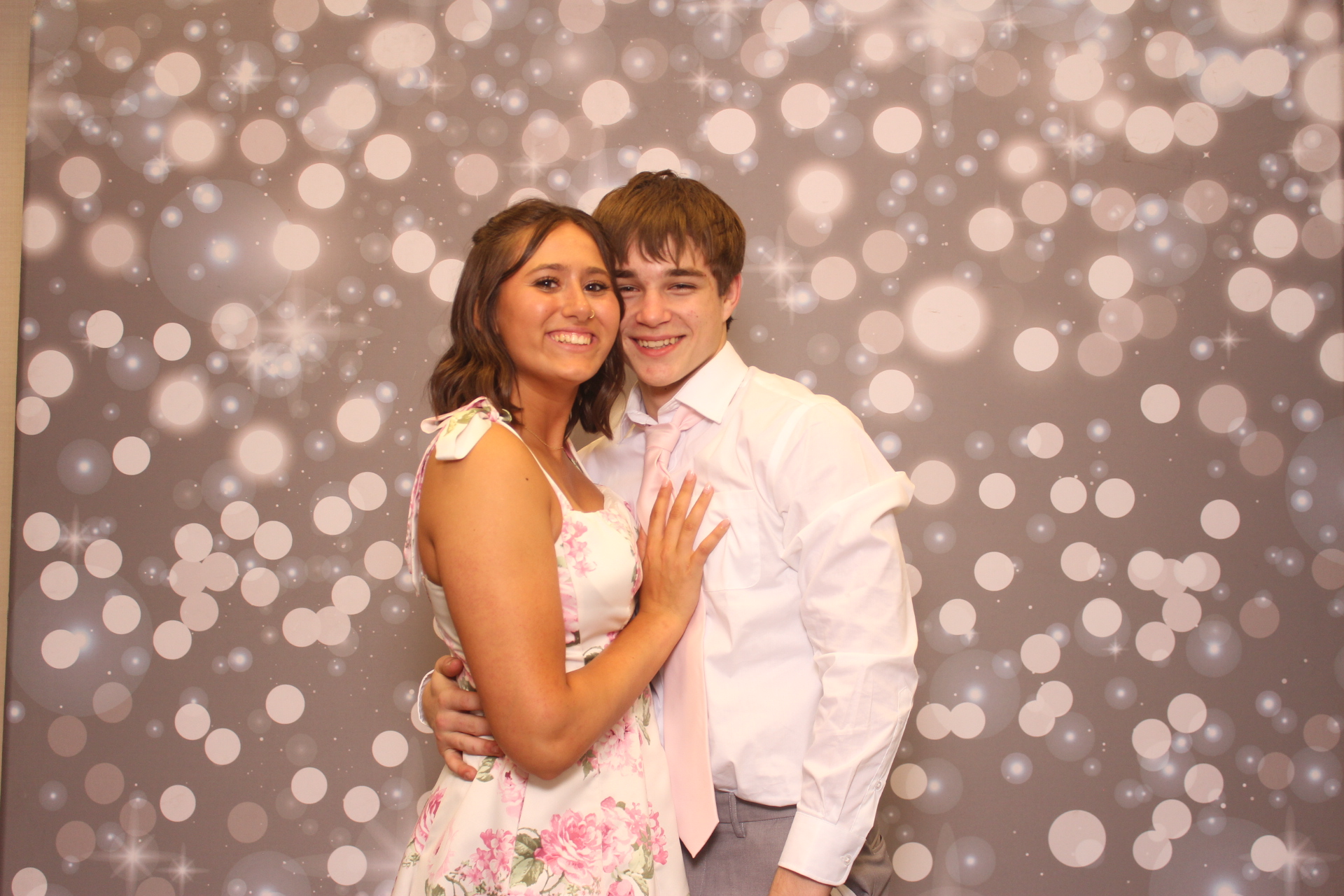 Valley View Prom | View more photos from the event at gallery.photoboothcincy.com/u/PhotoBoothCincy/Valley-View-Prom-0