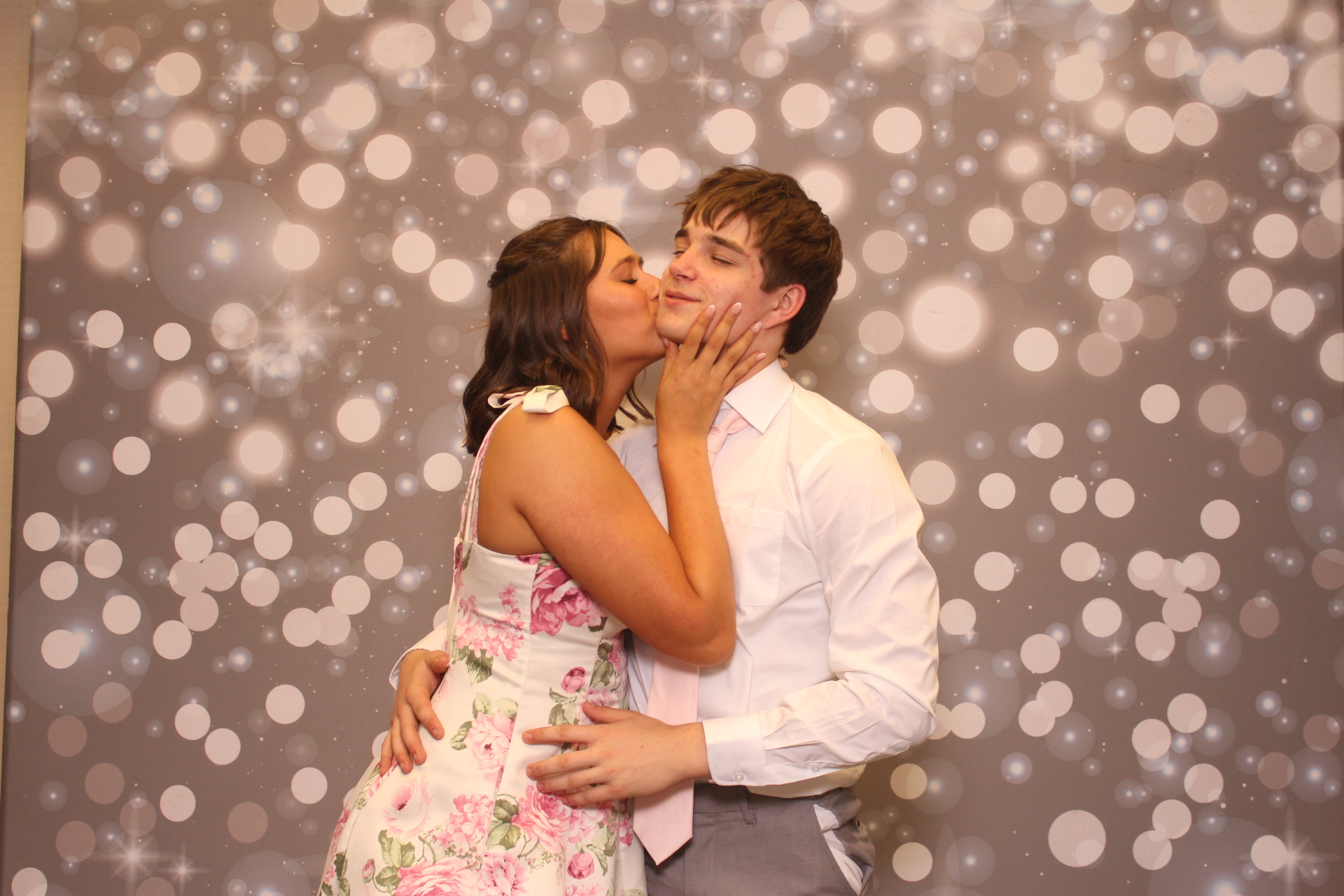 Valley View Prom | View more photos from the event at gallery.photoboothcincy.com/u/PhotoBoothCincy/Valley-View-Prom-0