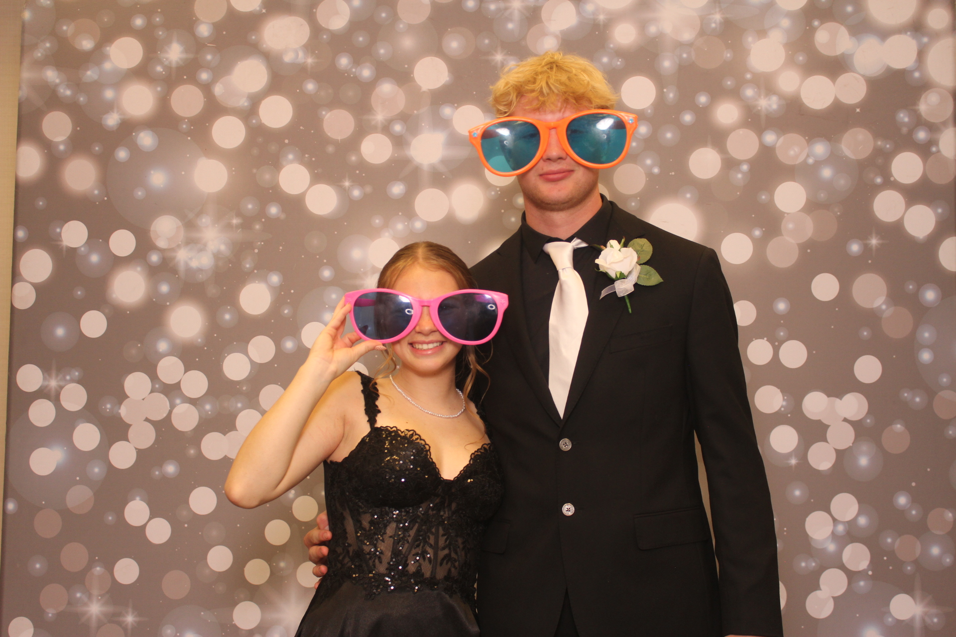 Valley View Prom | View more photos from the event at gallery.photoboothcincy.com/u/PhotoBoothCincy/Valley-View-Prom-0