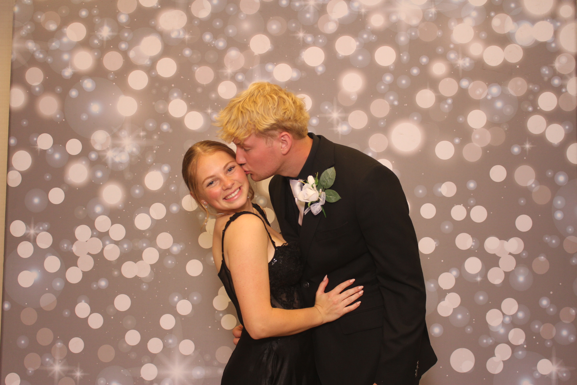 Valley View Prom | View more photos from the event at gallery.photoboothcincy.com/u/PhotoBoothCincy/Valley-View-Prom-0