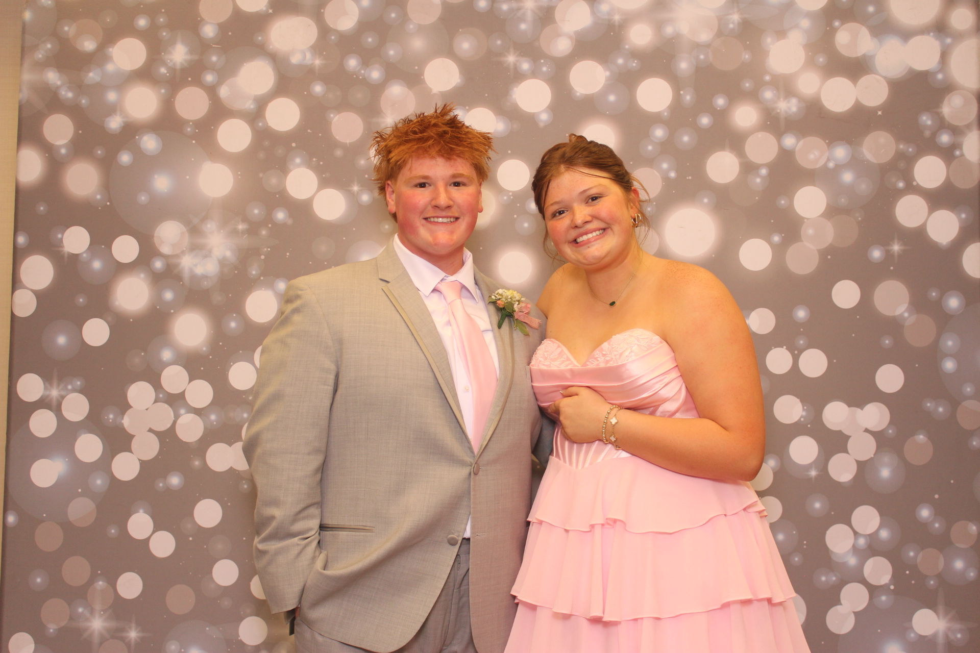 Valley View Prom | View more photos from the event at gallery.photoboothcincy.com/u/PhotoBoothCincy/Valley-View-Prom-0