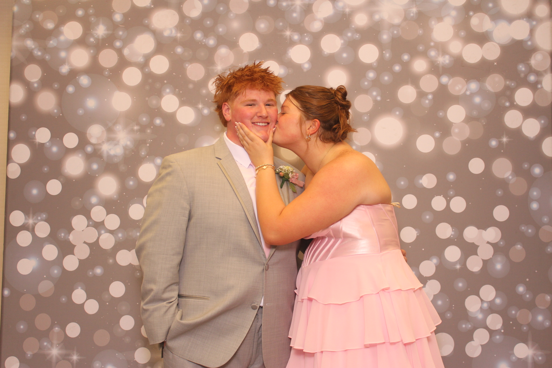 Valley View Prom | View more photos from the event at gallery.photoboothcincy.com/u/PhotoBoothCincy/Valley-View-Prom-0