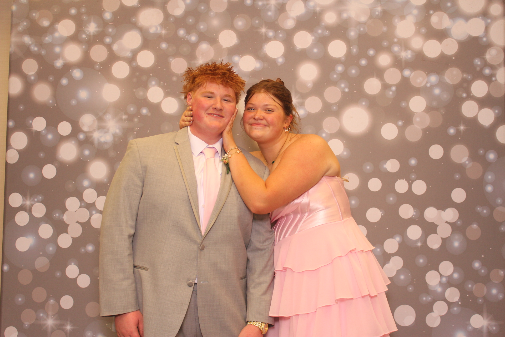 Valley View Prom | View more photos from the event at gallery.photoboothcincy.com/u/PhotoBoothCincy/Valley-View-Prom-0