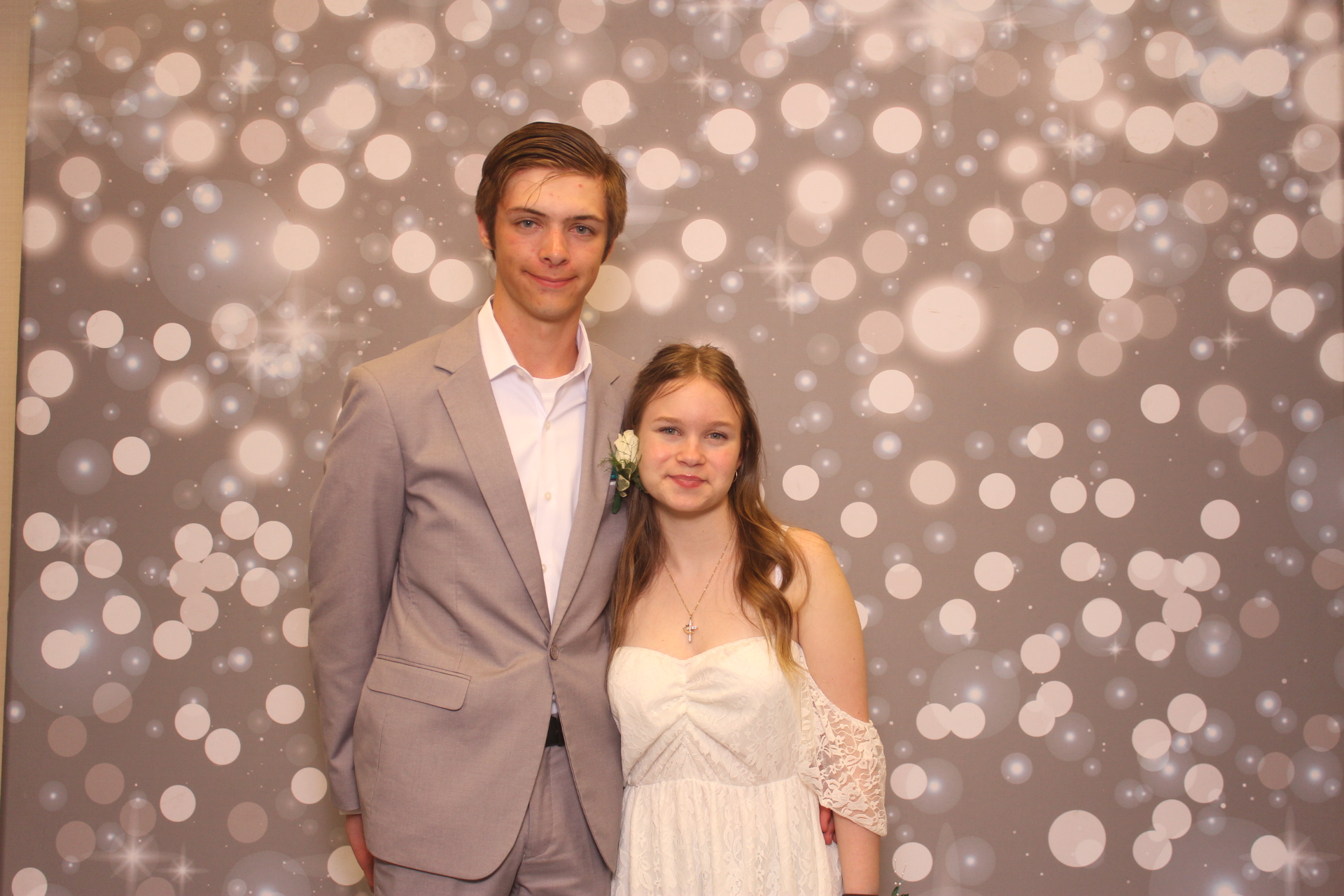 Valley View Prom | View more photos from the event at gallery.photoboothcincy.com/u/PhotoBoothCincy/Valley-View-Prom-0