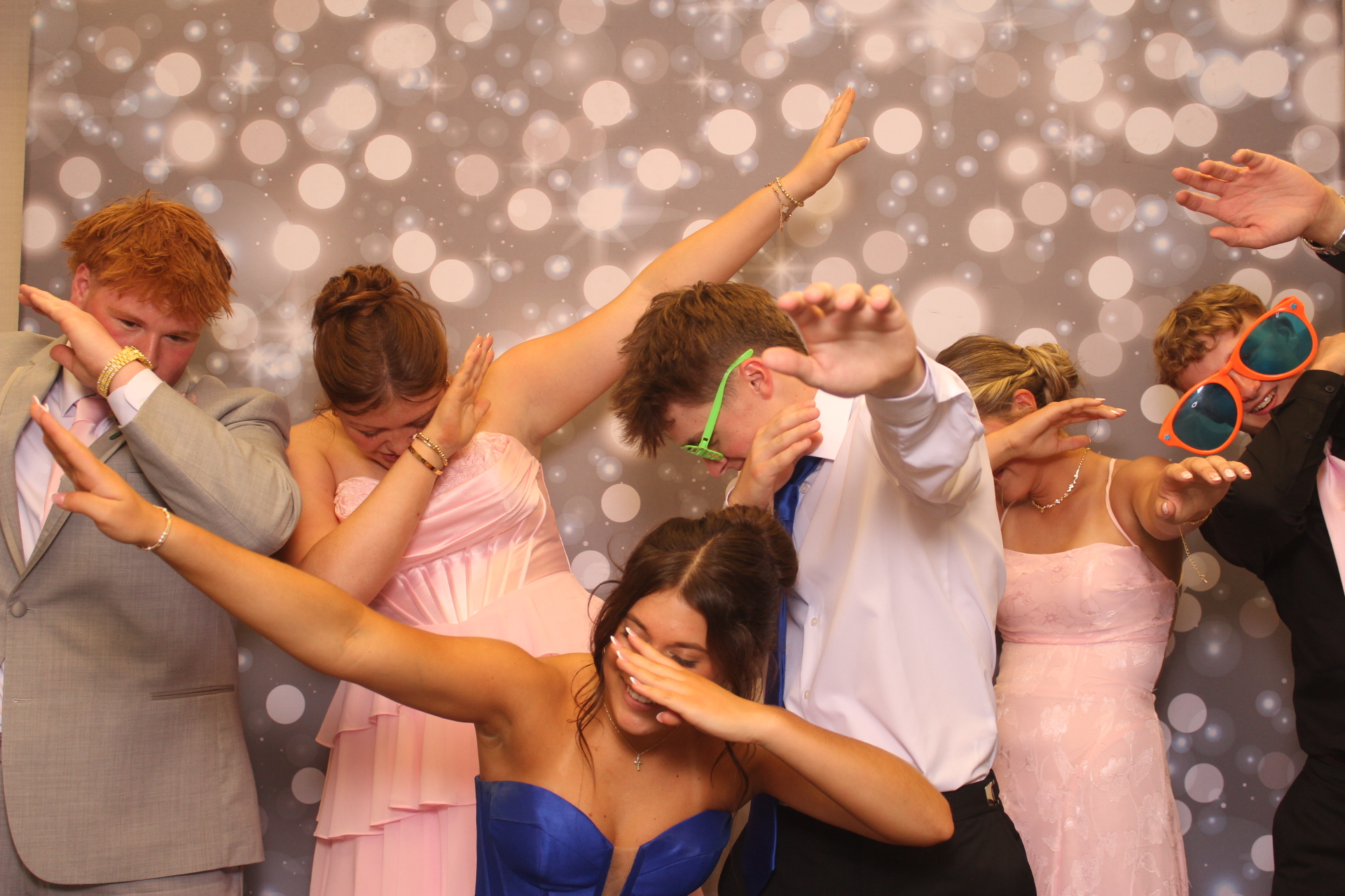 Valley View Prom | View more photos from the event at gallery.photoboothcincy.com/u/PhotoBoothCincy/Valley-View-Prom-0