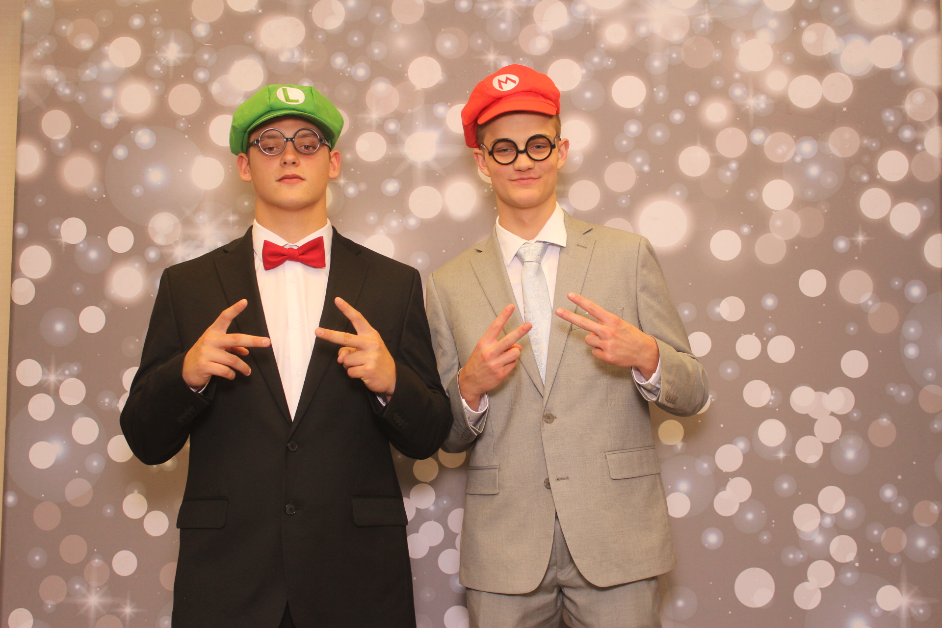 Valley View Prom | View more photos from the event at gallery.photoboothcincy.com/u/PhotoBoothCincy/Valley-View-Prom-0