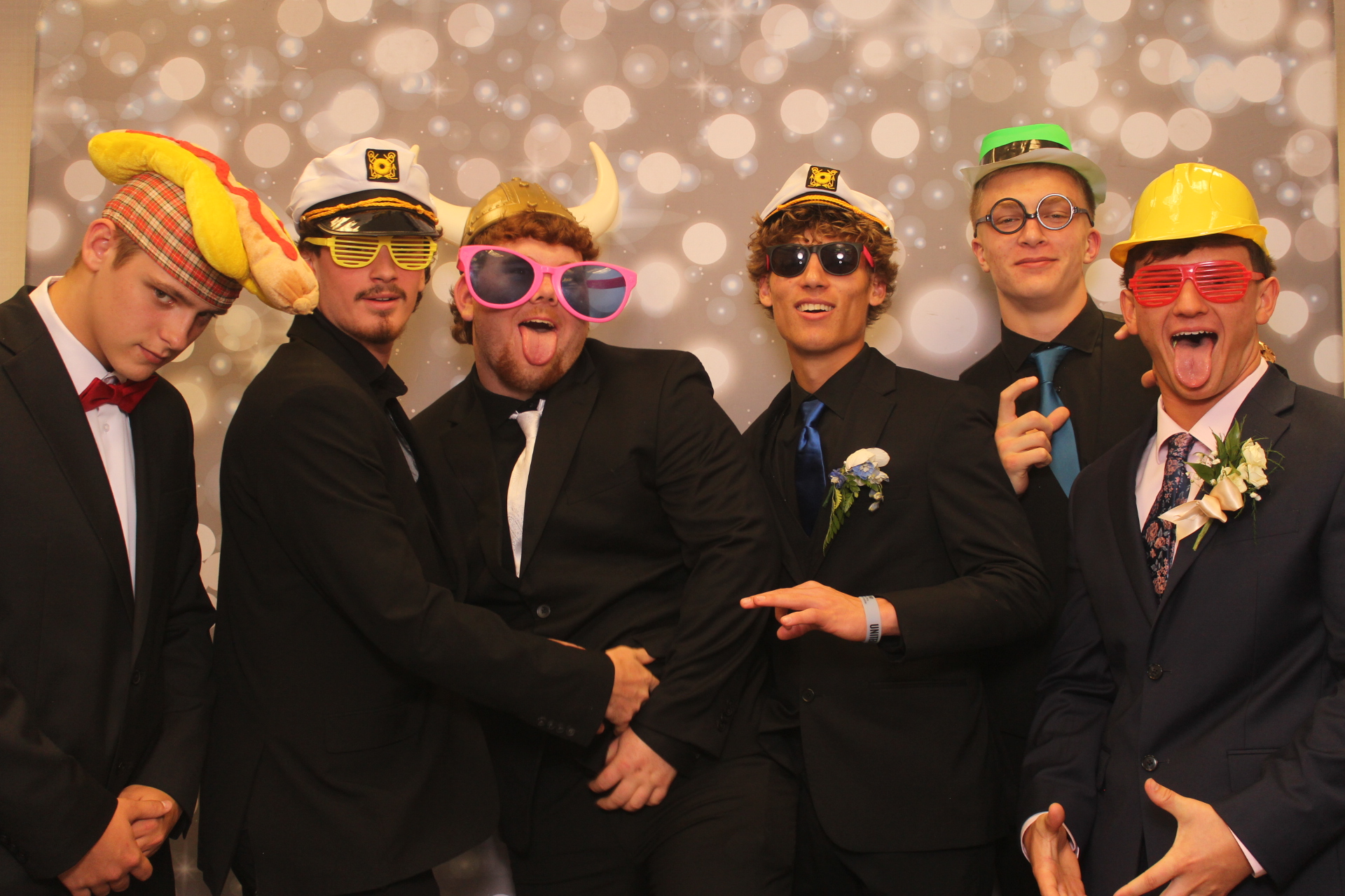 Valley View Prom | View more photos from the event at gallery.photoboothcincy.com/u/PhotoBoothCincy/Valley-View-Prom-0