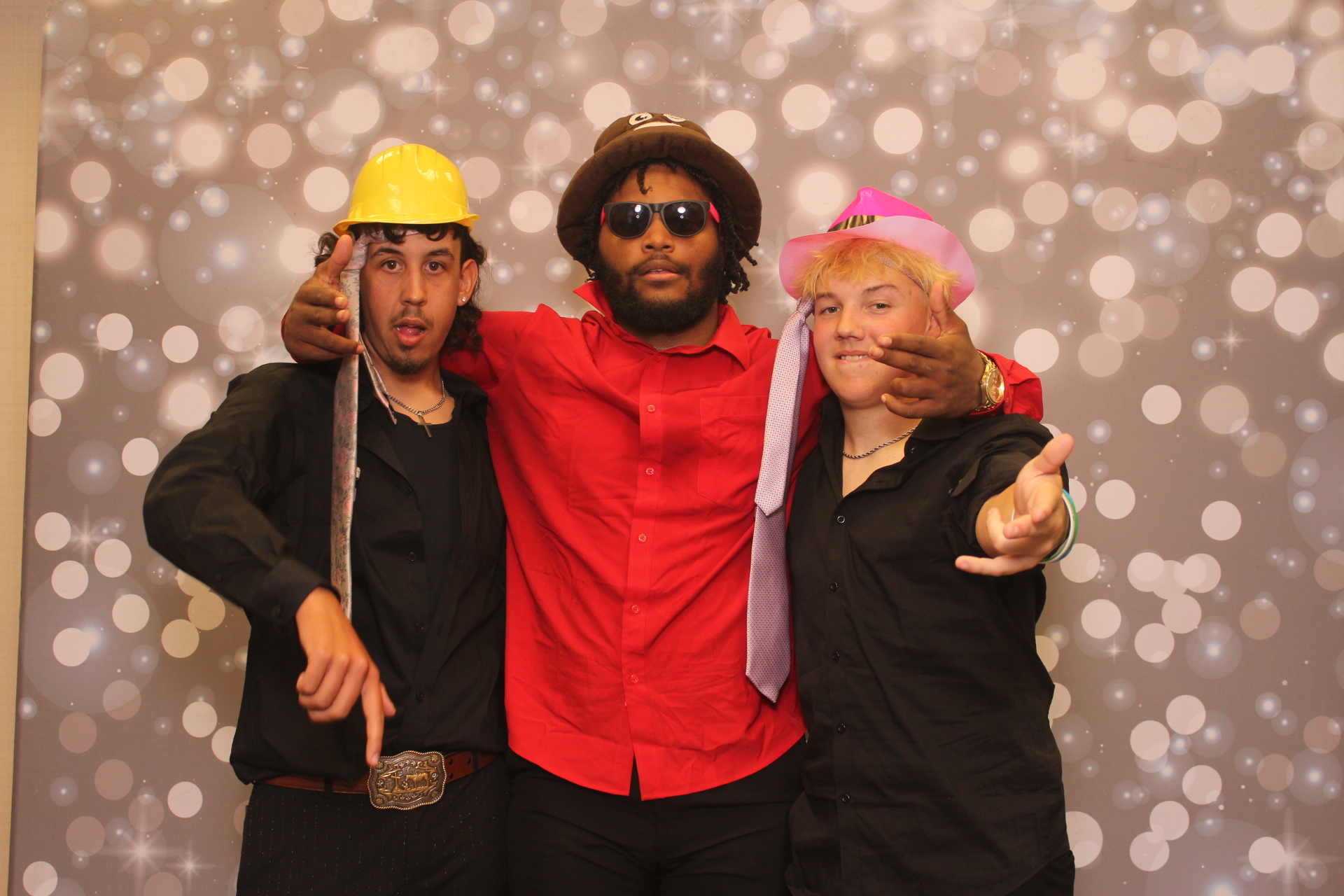 Valley View Prom | View more photos from the event at gallery.photoboothcincy.com/u/PhotoBoothCincy/Valley-View-Prom-0