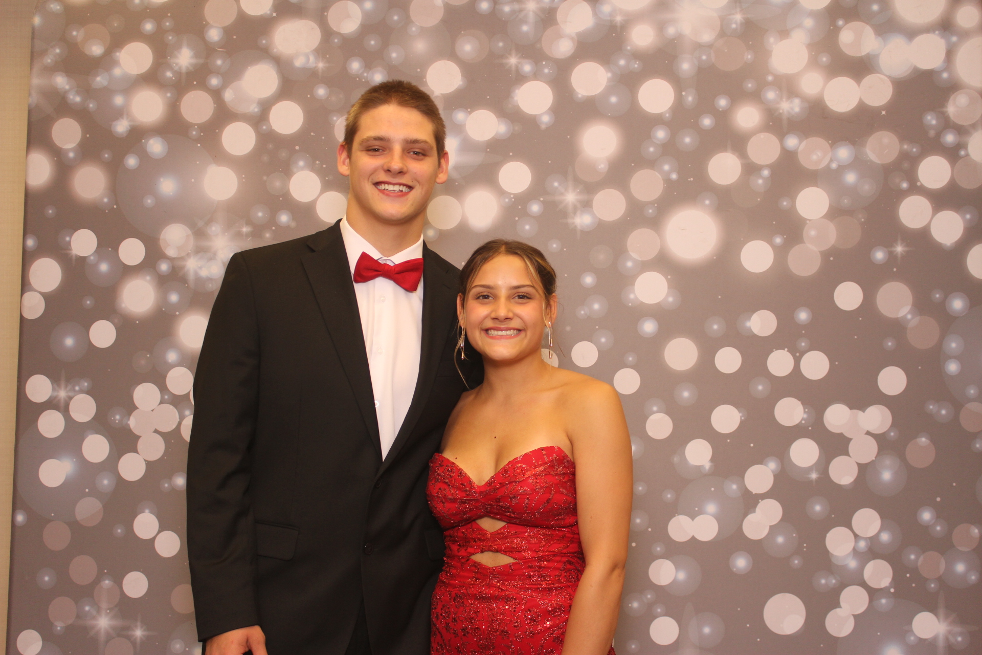 Valley View Prom | View more photos from the event at gallery.photoboothcincy.com/u/PhotoBoothCincy/Valley-View-Prom-0